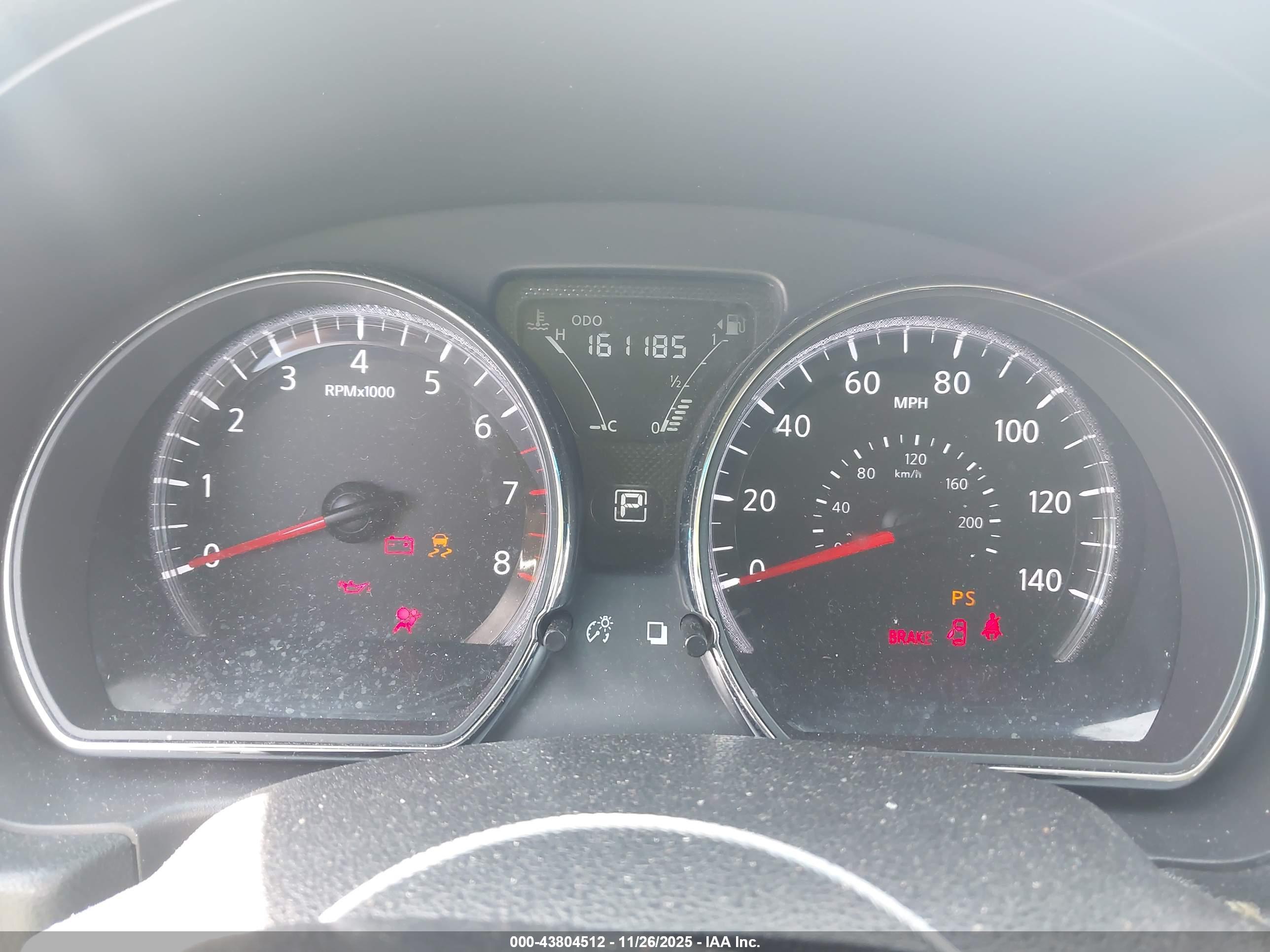 NISSAN VERSA image 7