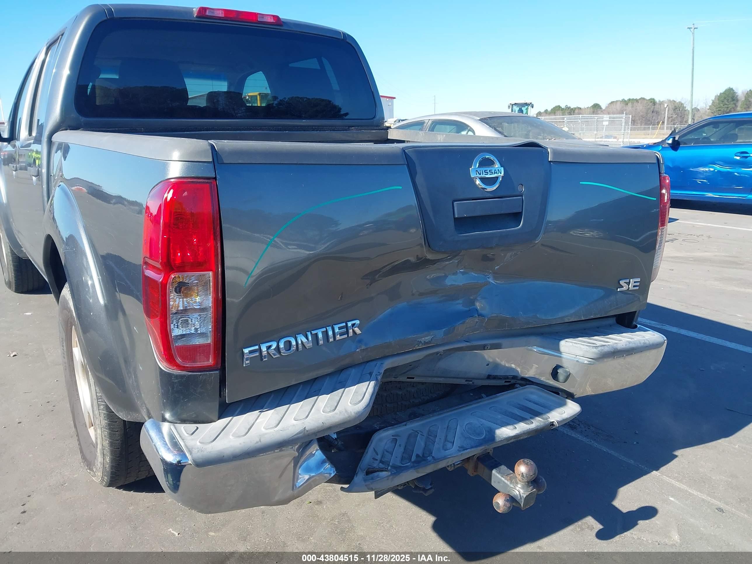 NISSAN FRONTIER image 6