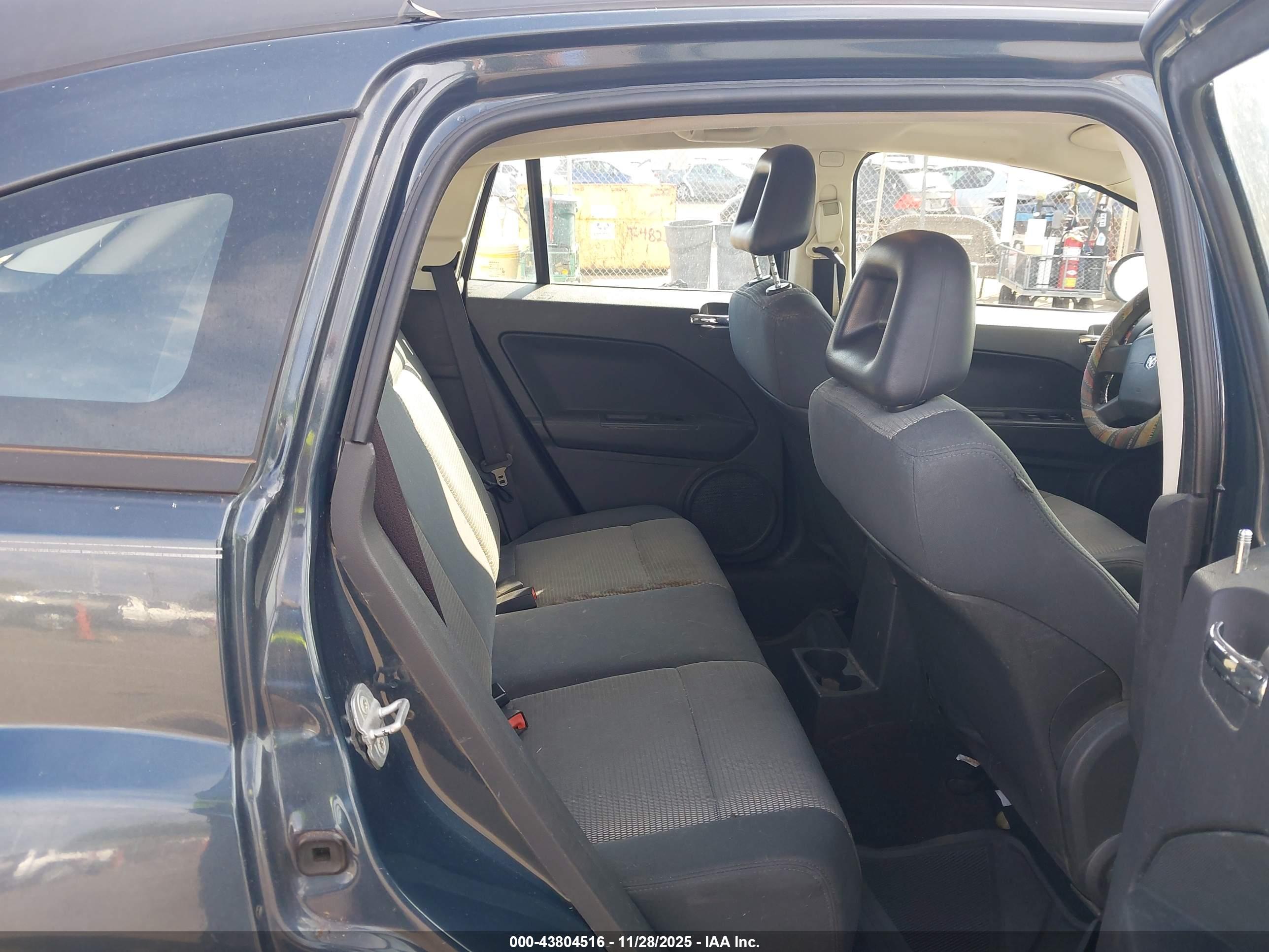DODGE CALIBER image 8