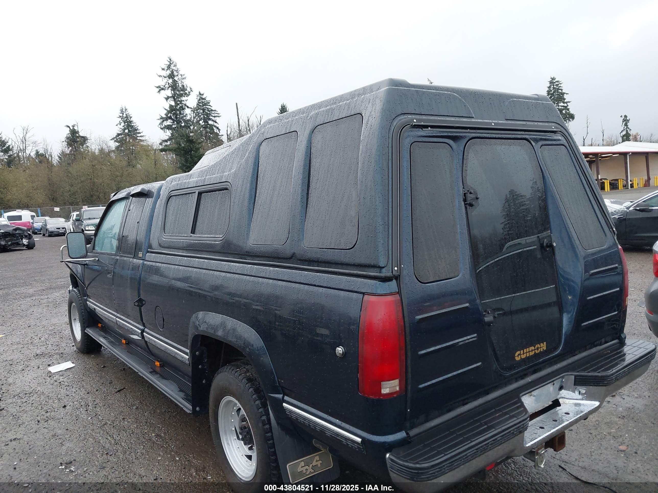 CHEVROLET GMT-400 image 3
