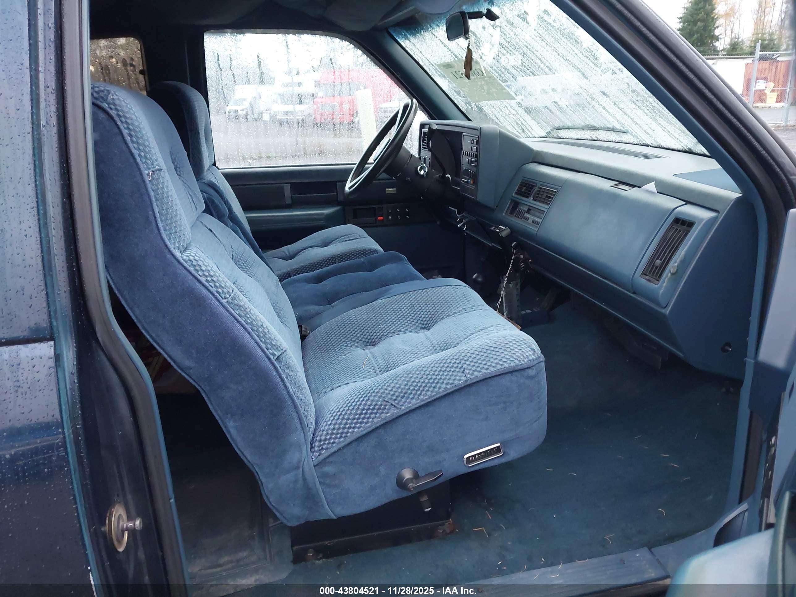 CHEVROLET GMT-400 image 5