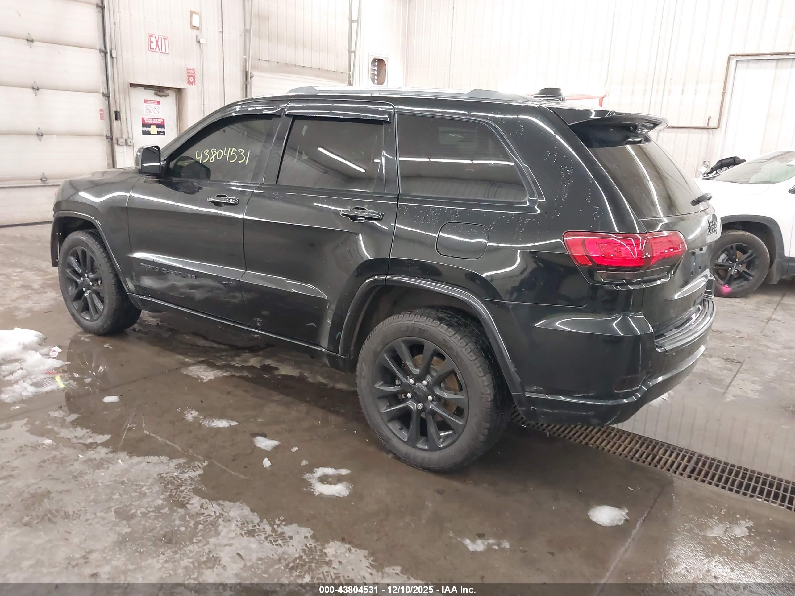 JEEP GRAND image 3