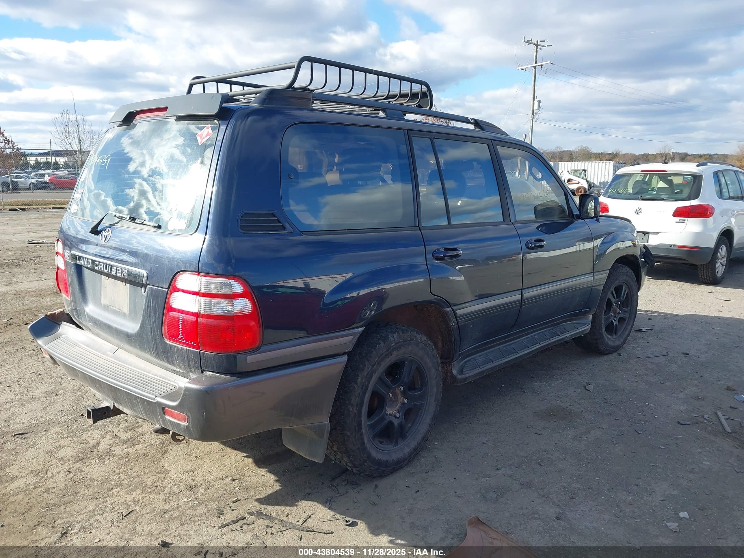 TOYOTA LAND image 4