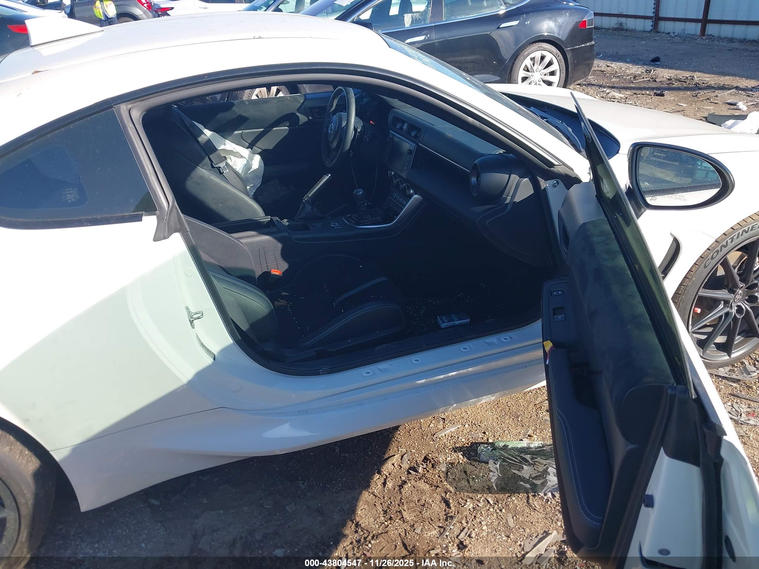 TOYOTA GR86 image 5