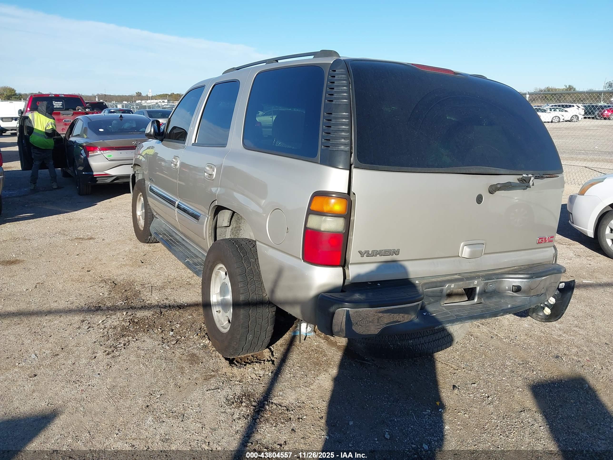 GMC YUKON image 3