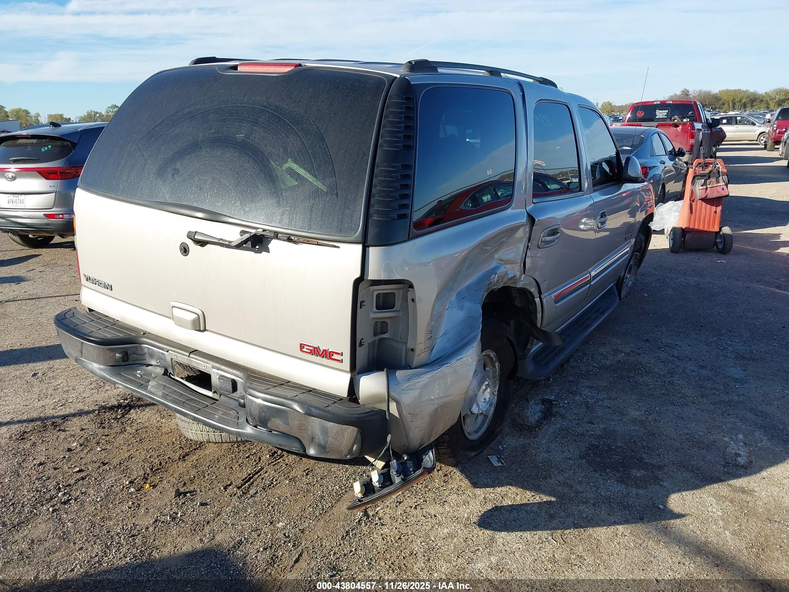 GMC YUKON image 4