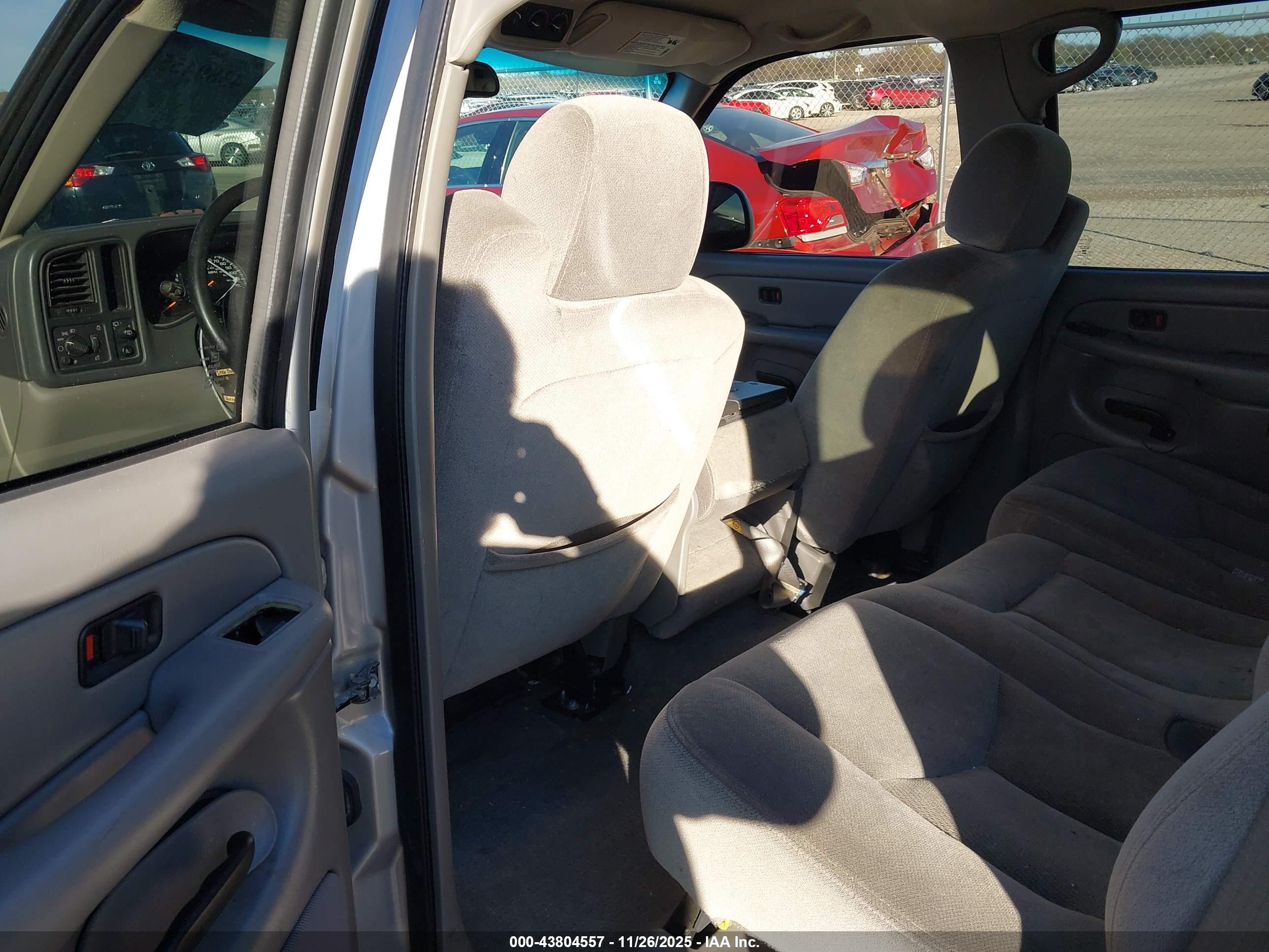 GMC YUKON image 8