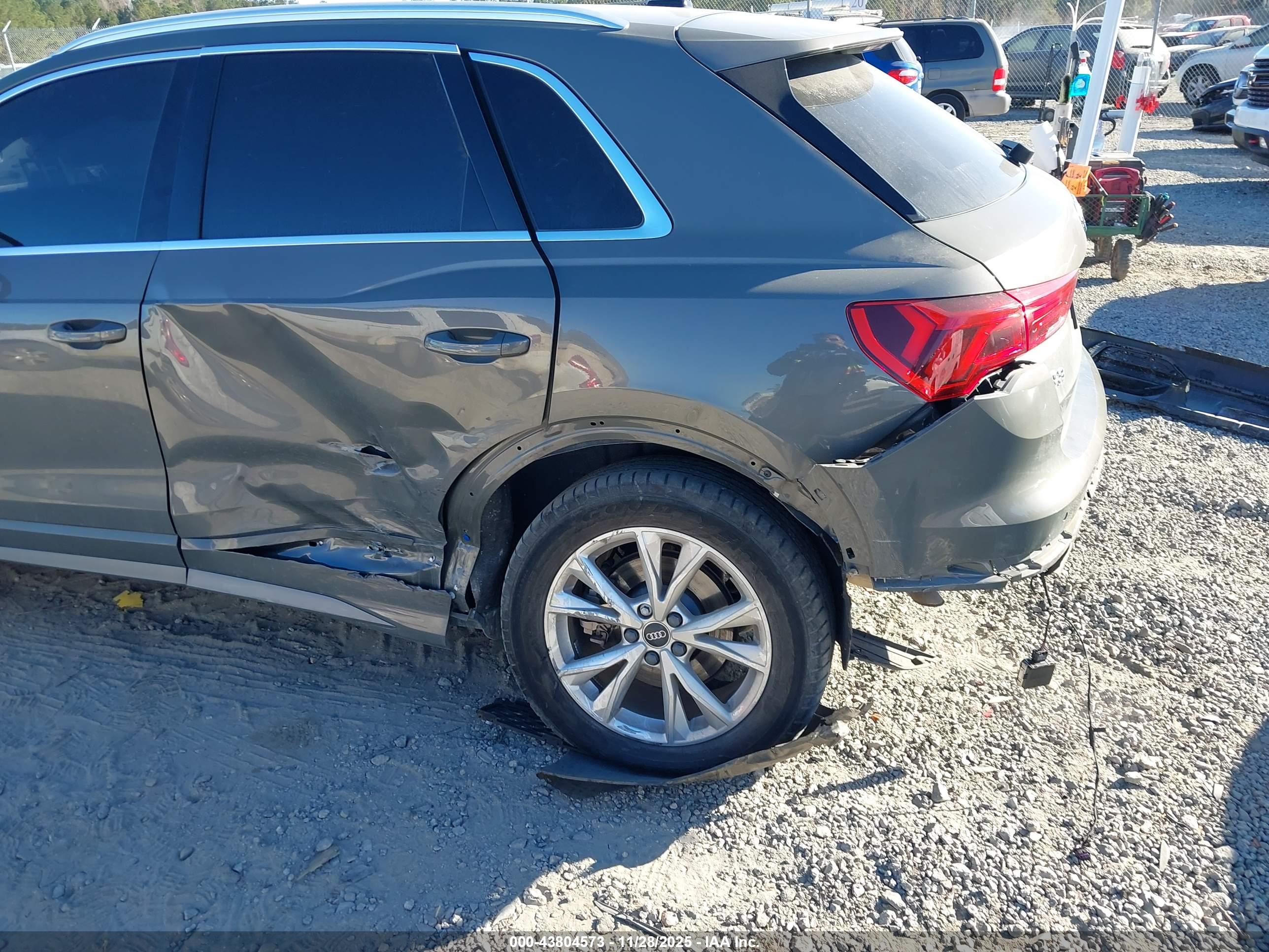 AUDI Q3 image 6