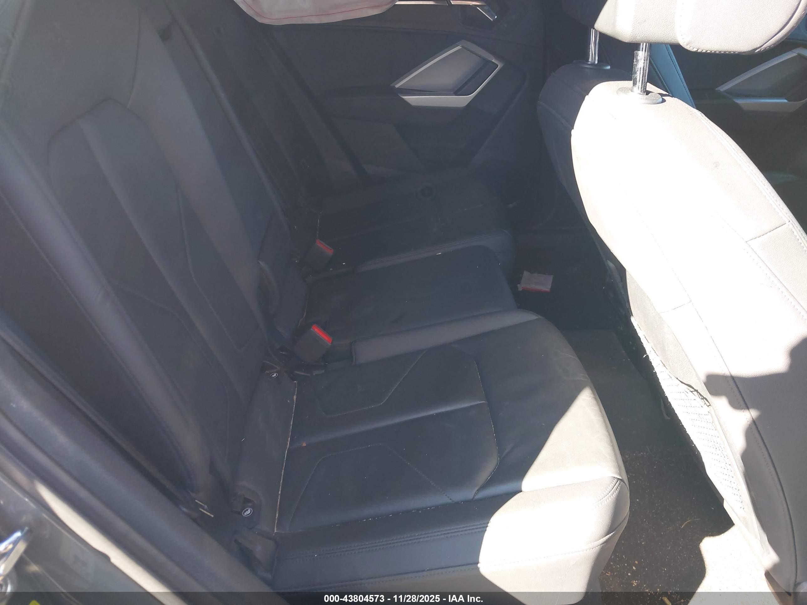 AUDI Q3 image 8