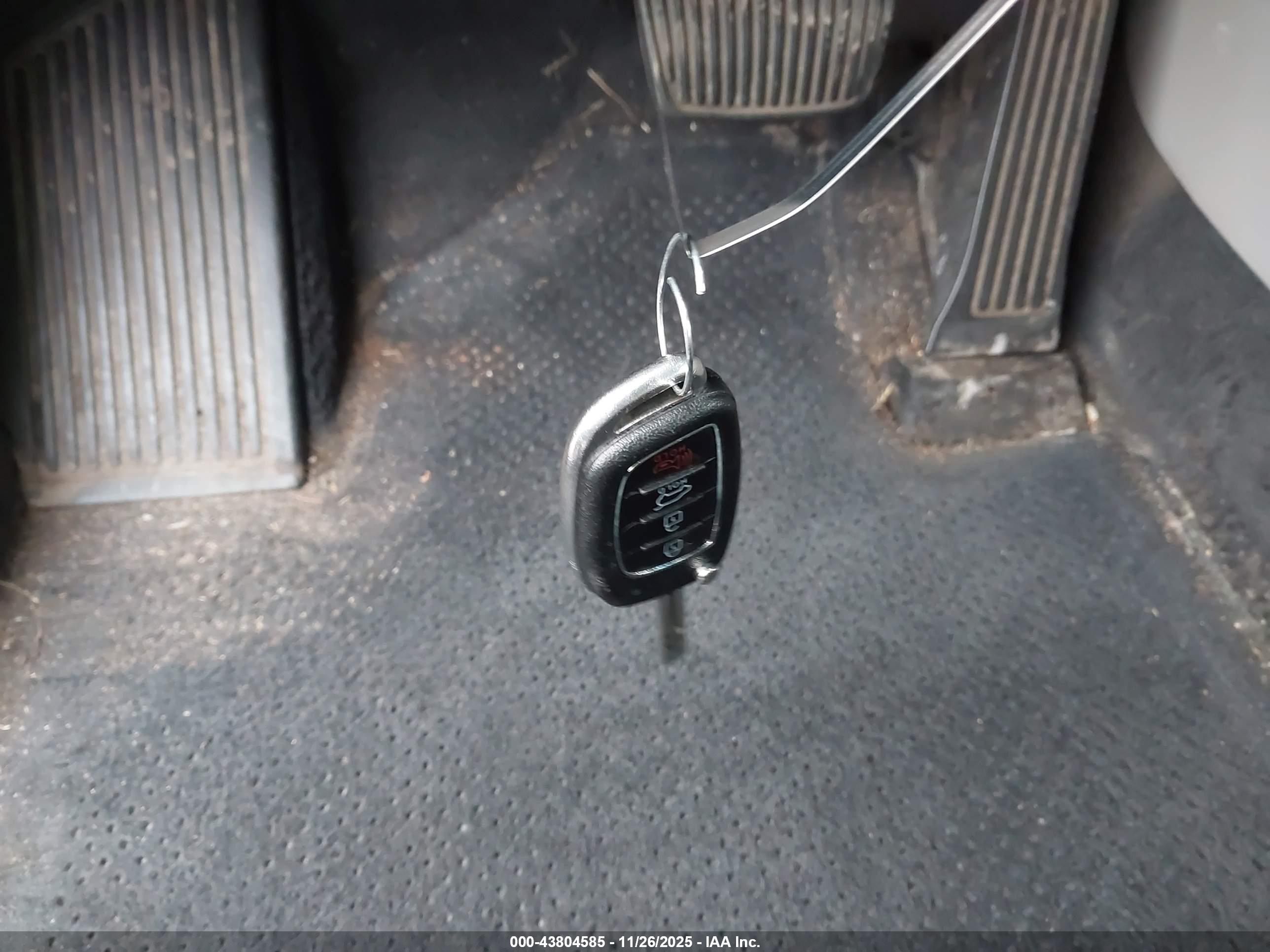 HYUNDAI TUCSON image 11
