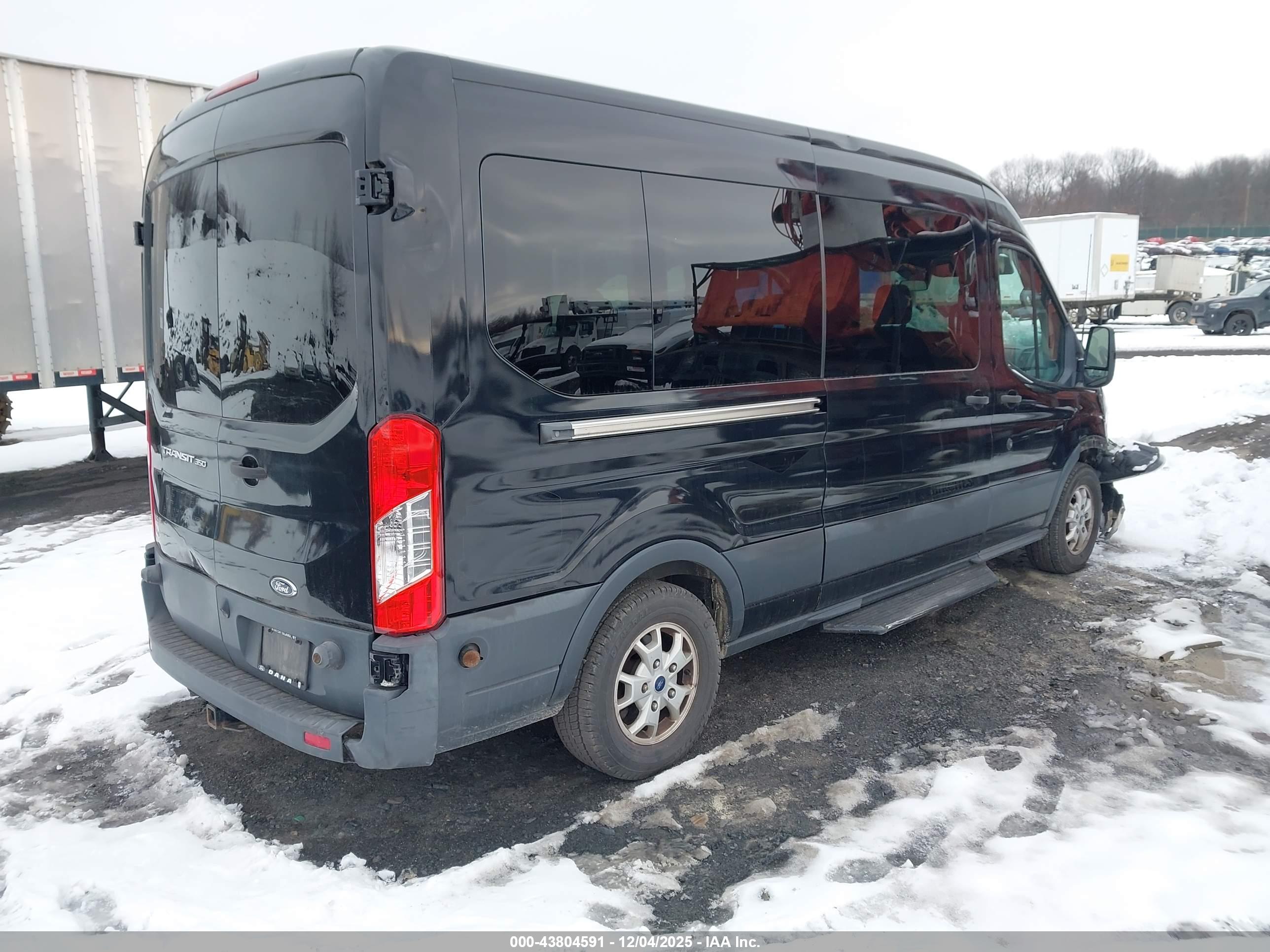 FORD TRANSIT-350 image 4