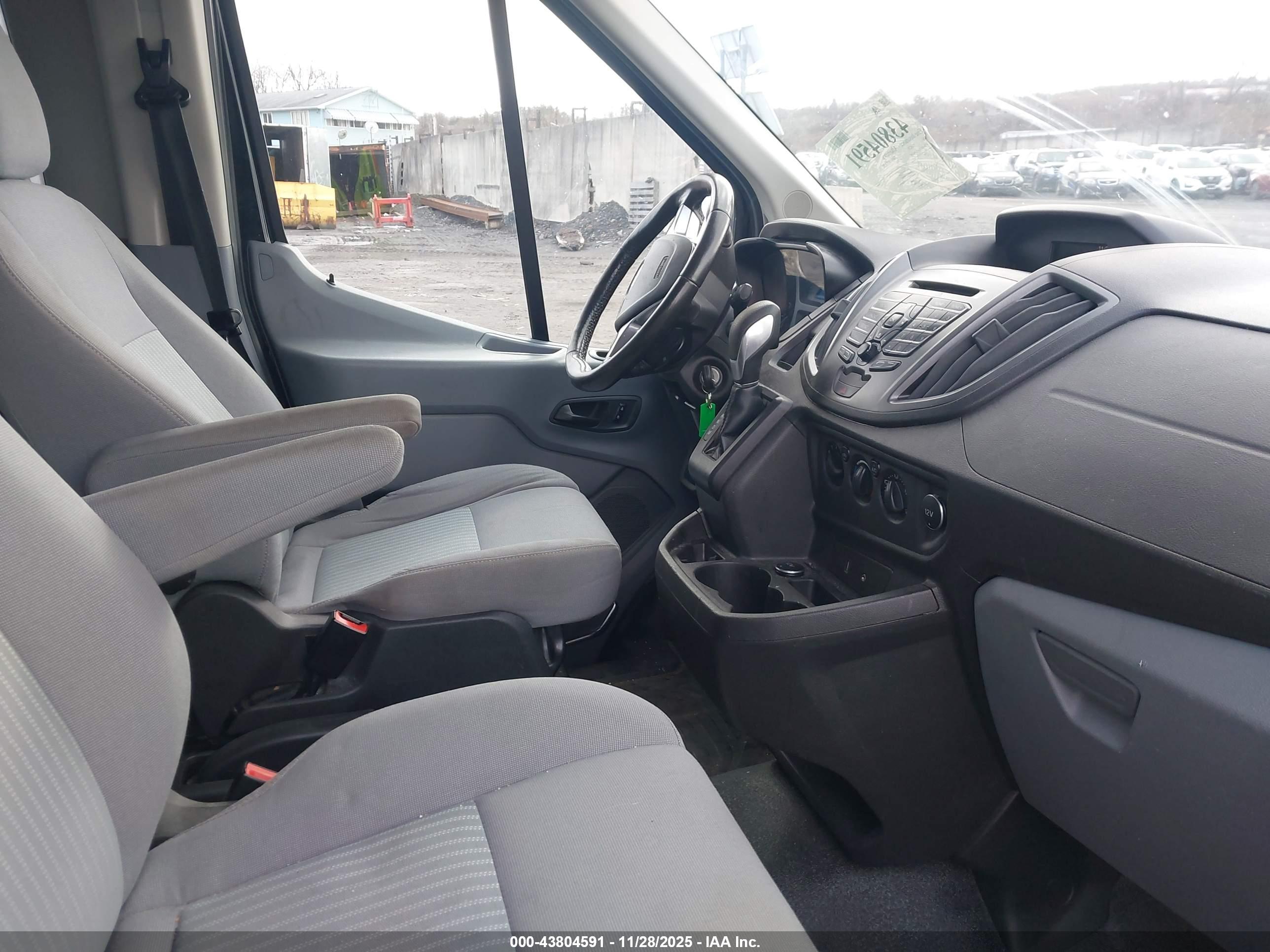 FORD TRANSIT-350 image 5