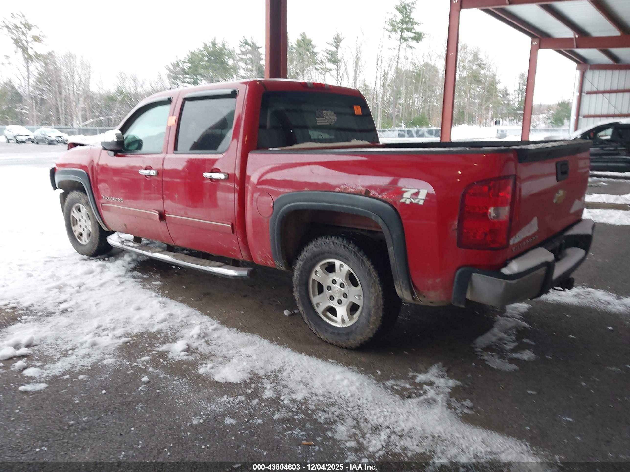 CHEVROLET SILVERADO image 3