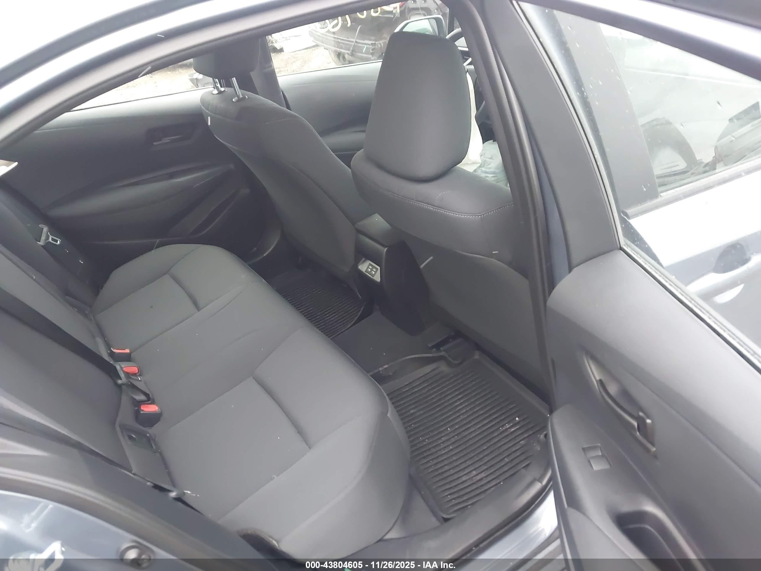 TOYOTA COROLLA image 8