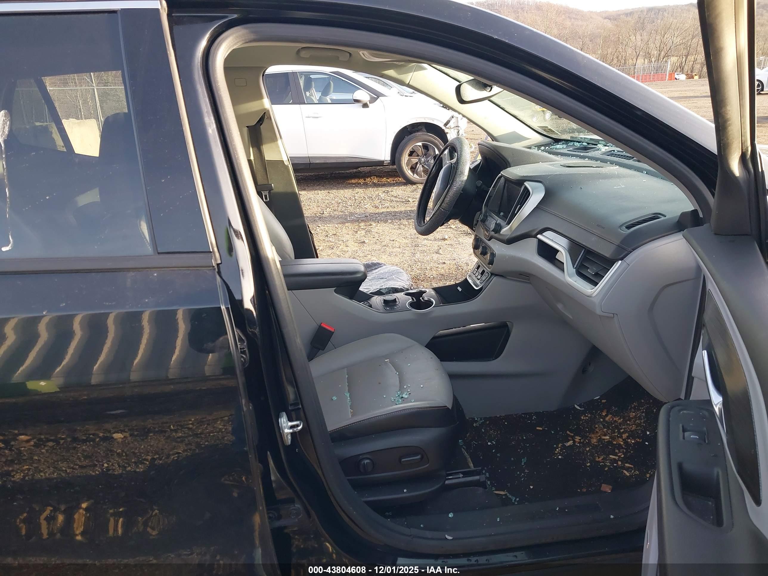 GMC TERRAIN image 5
