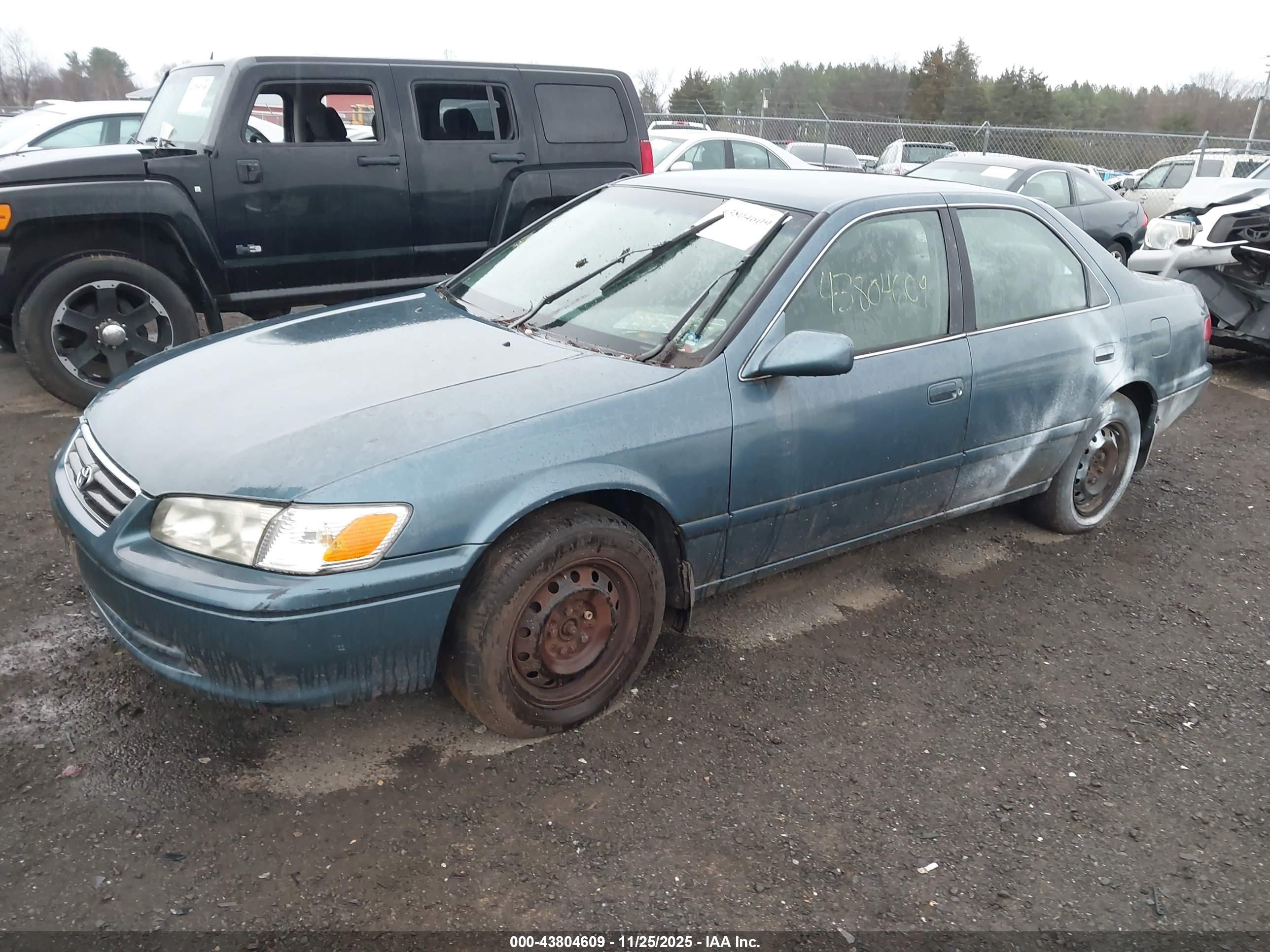 TOYOTA CAMRY image 2