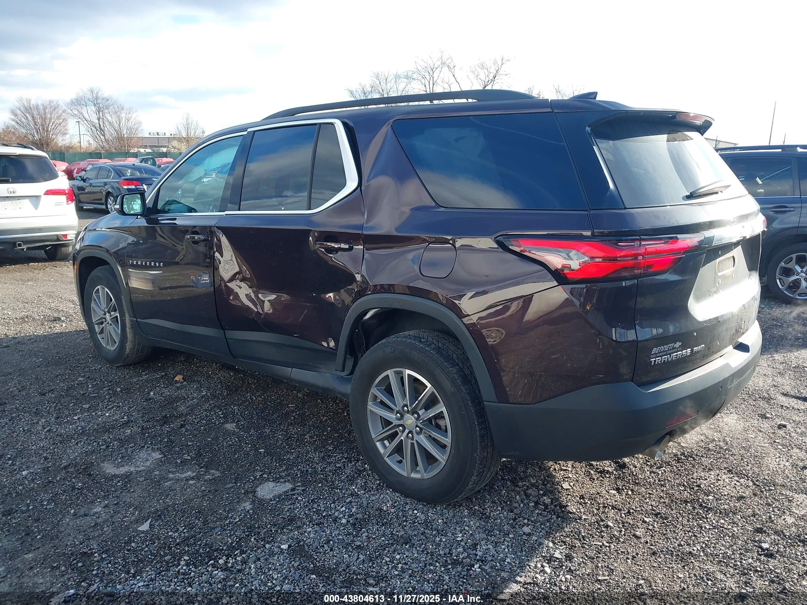 CHEVROLET TRAVERSE image 3