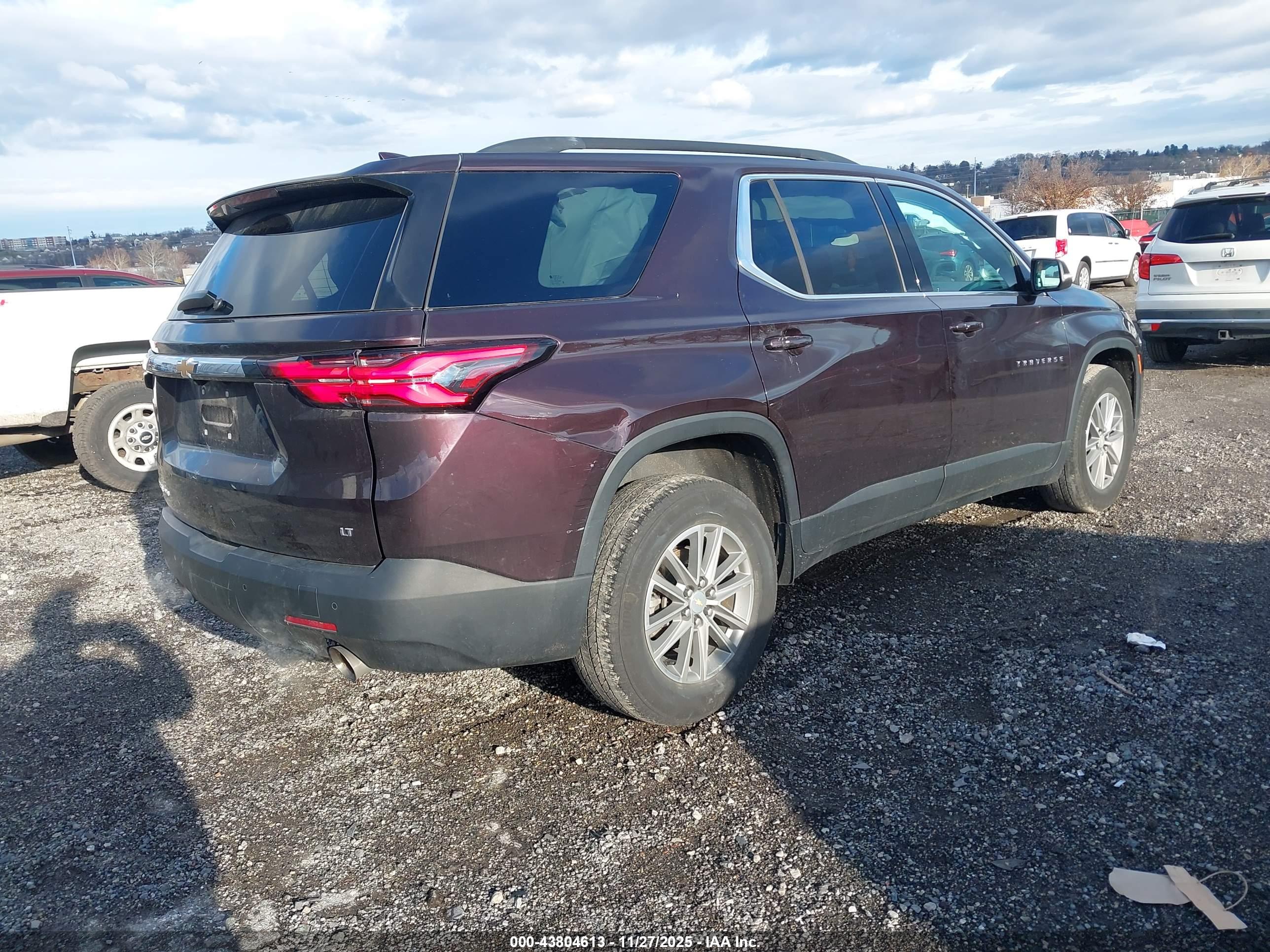 CHEVROLET TRAVERSE image 4