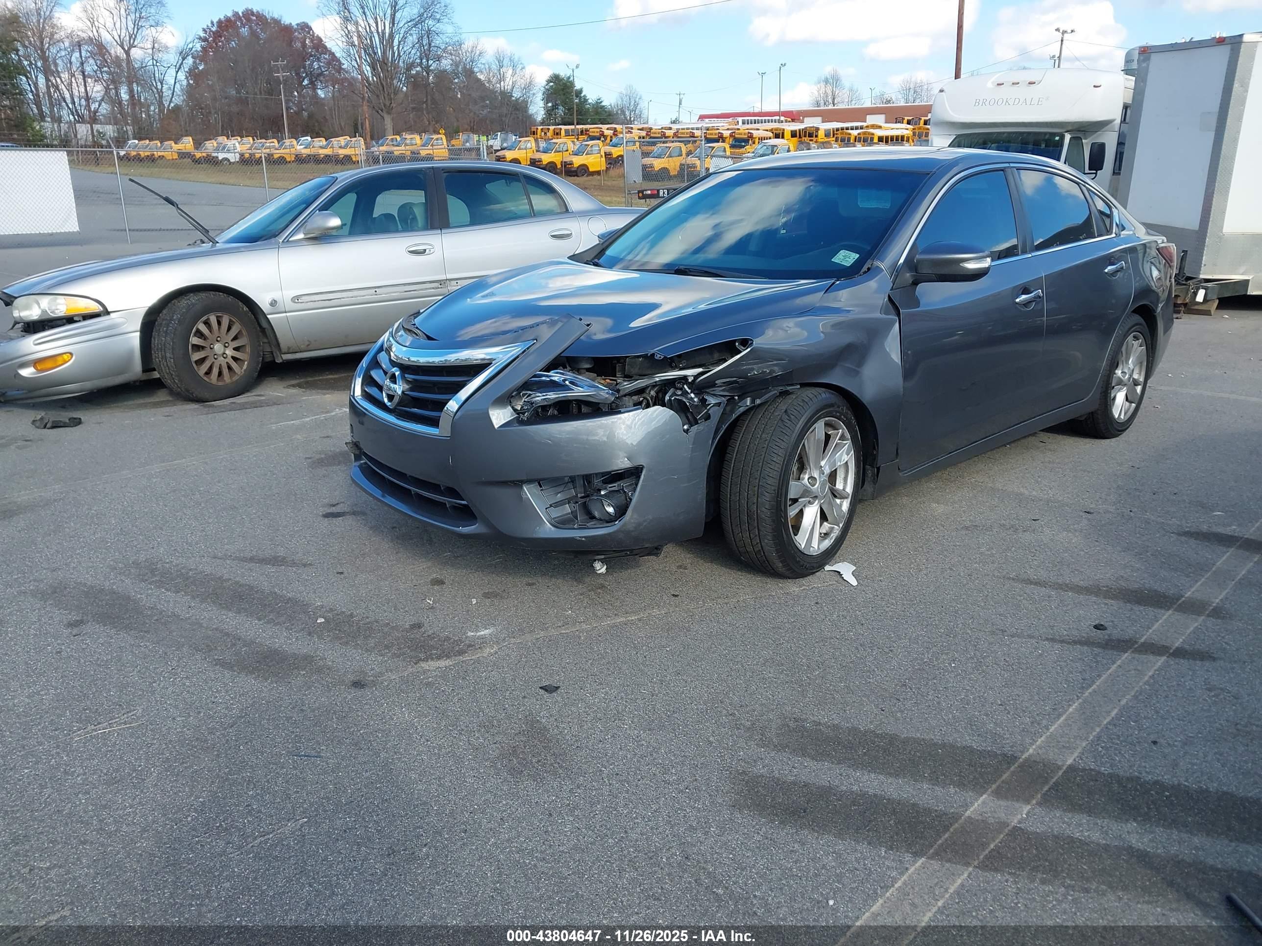 NISSAN ALTIMA image 2