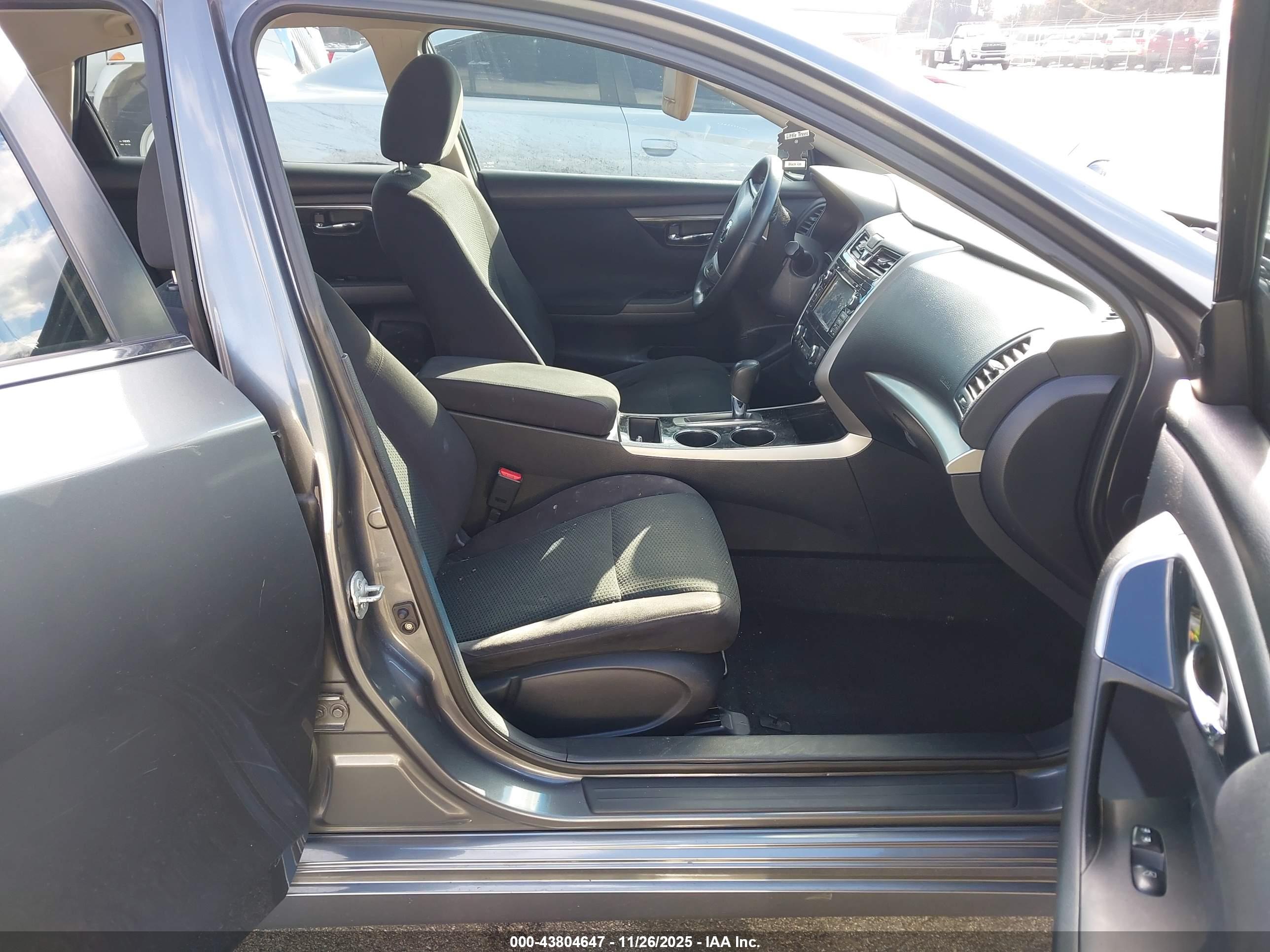 NISSAN ALTIMA image 5