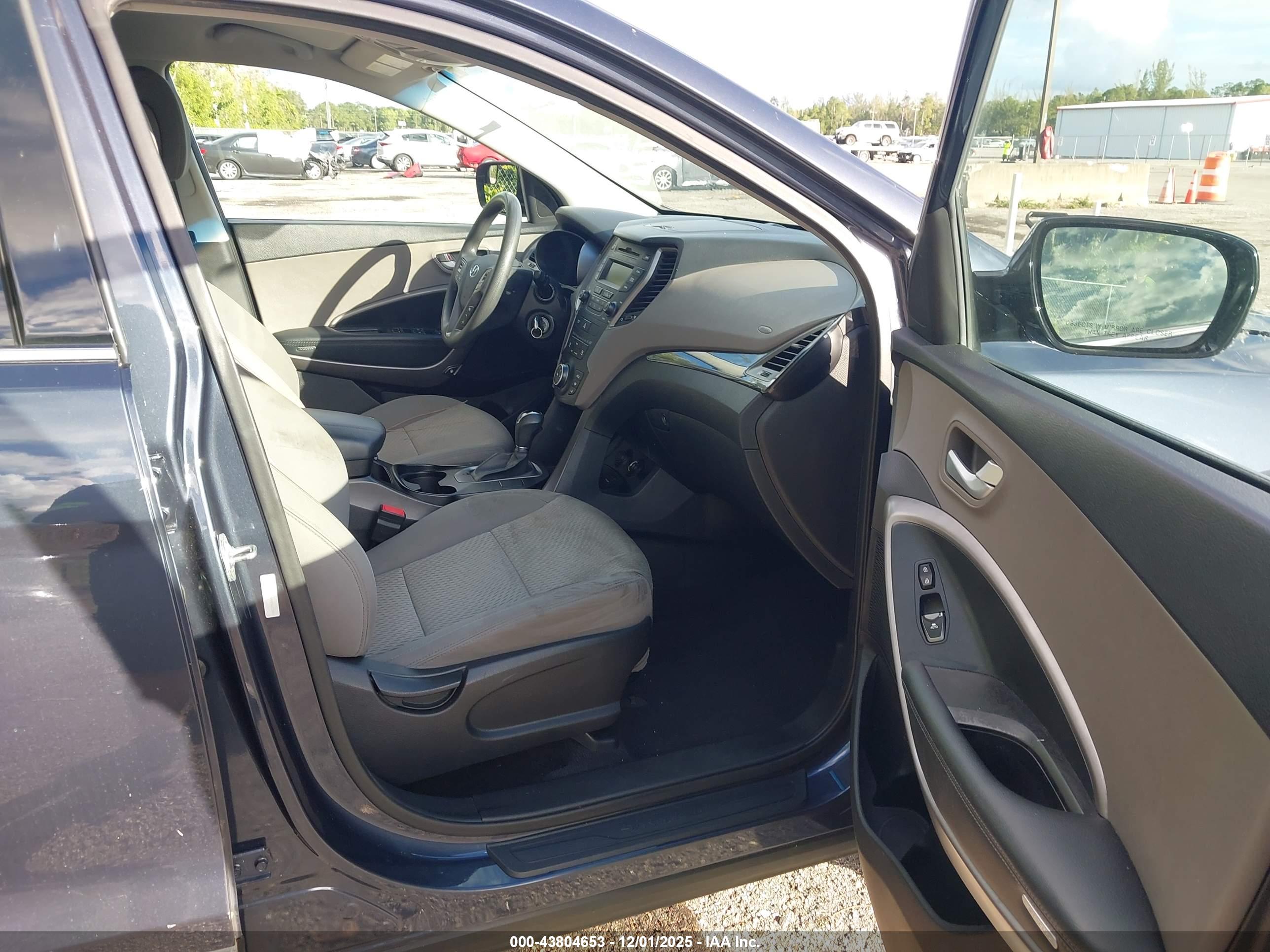 HYUNDAI SANTA image 5