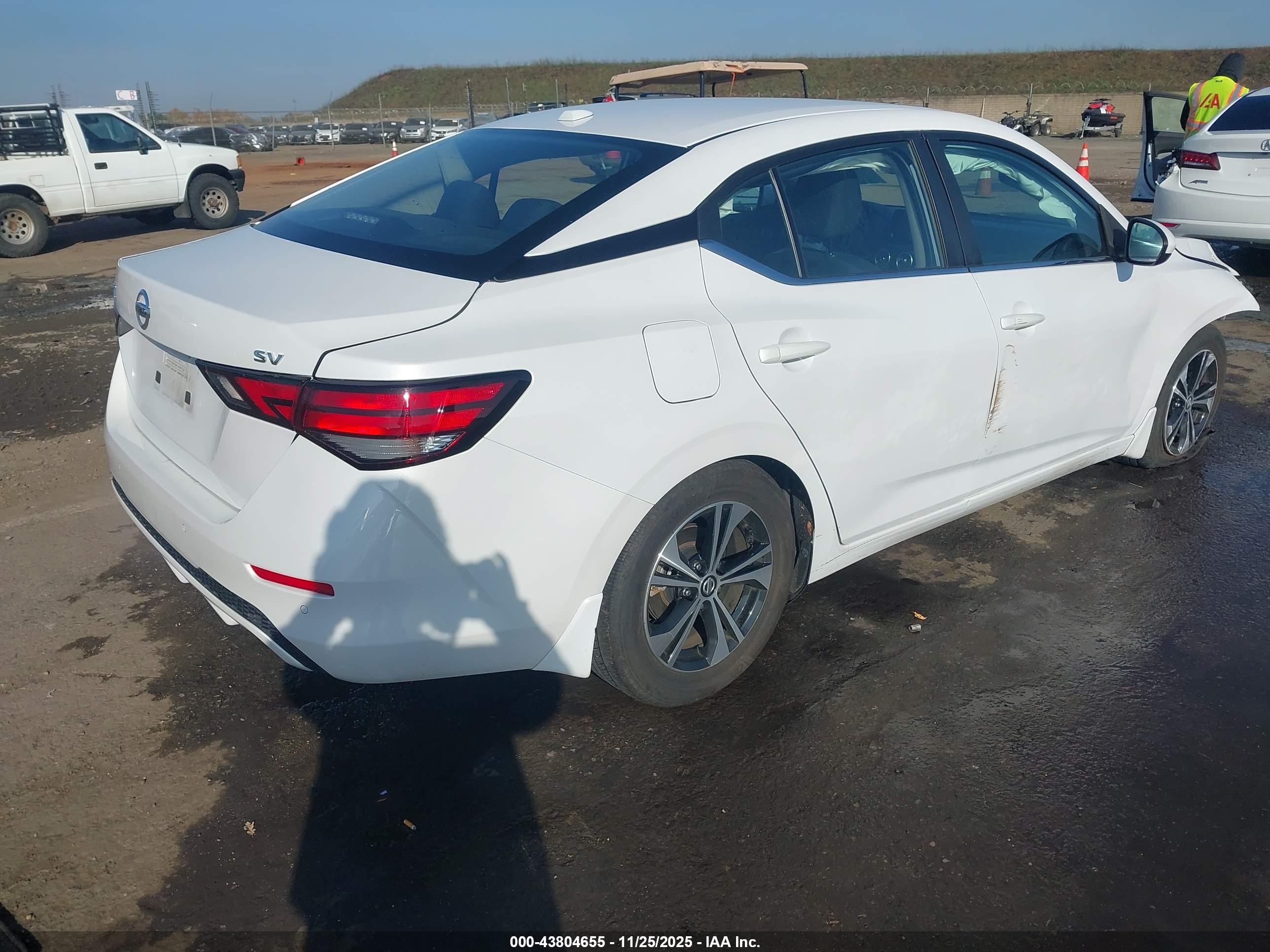 NISSAN SENTRA image 4
