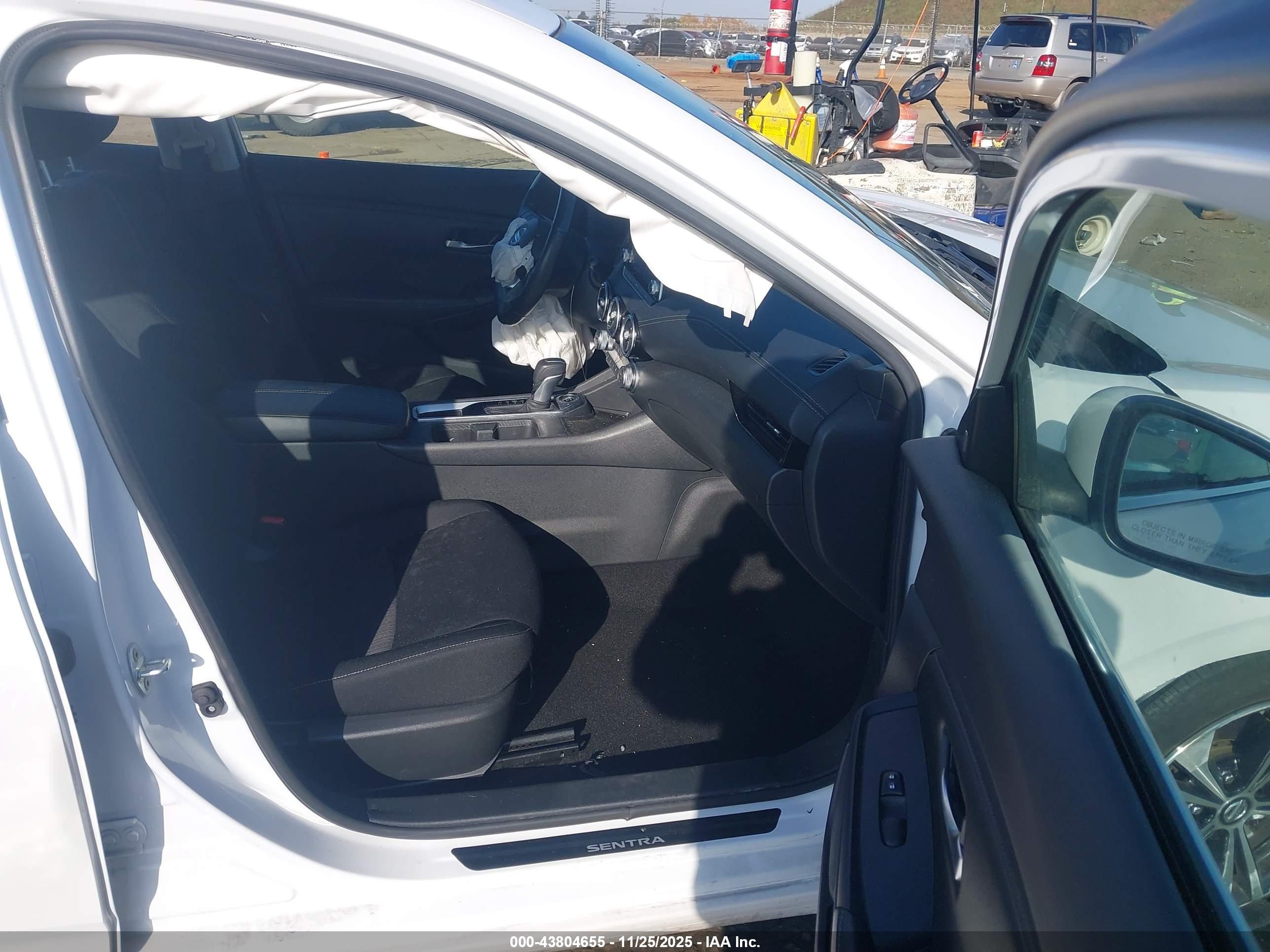 NISSAN SENTRA image 5