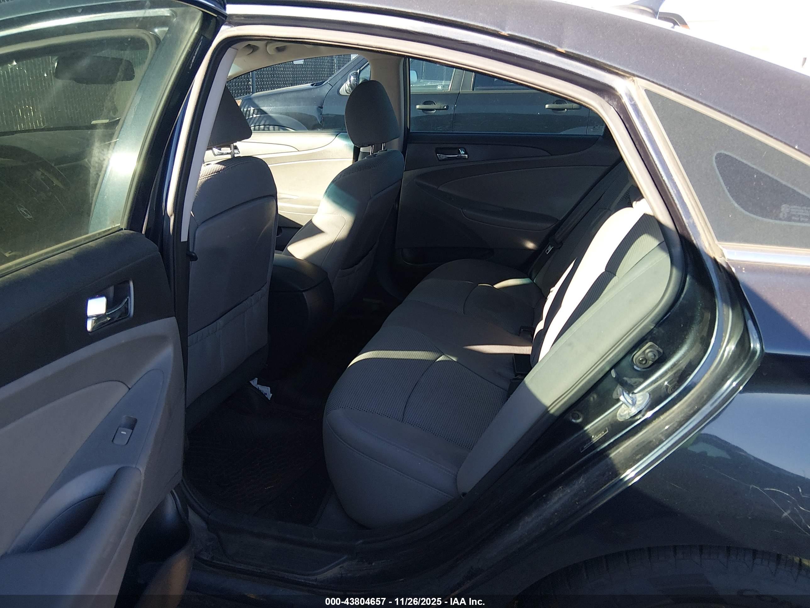 HYUNDAI SONATA image 8