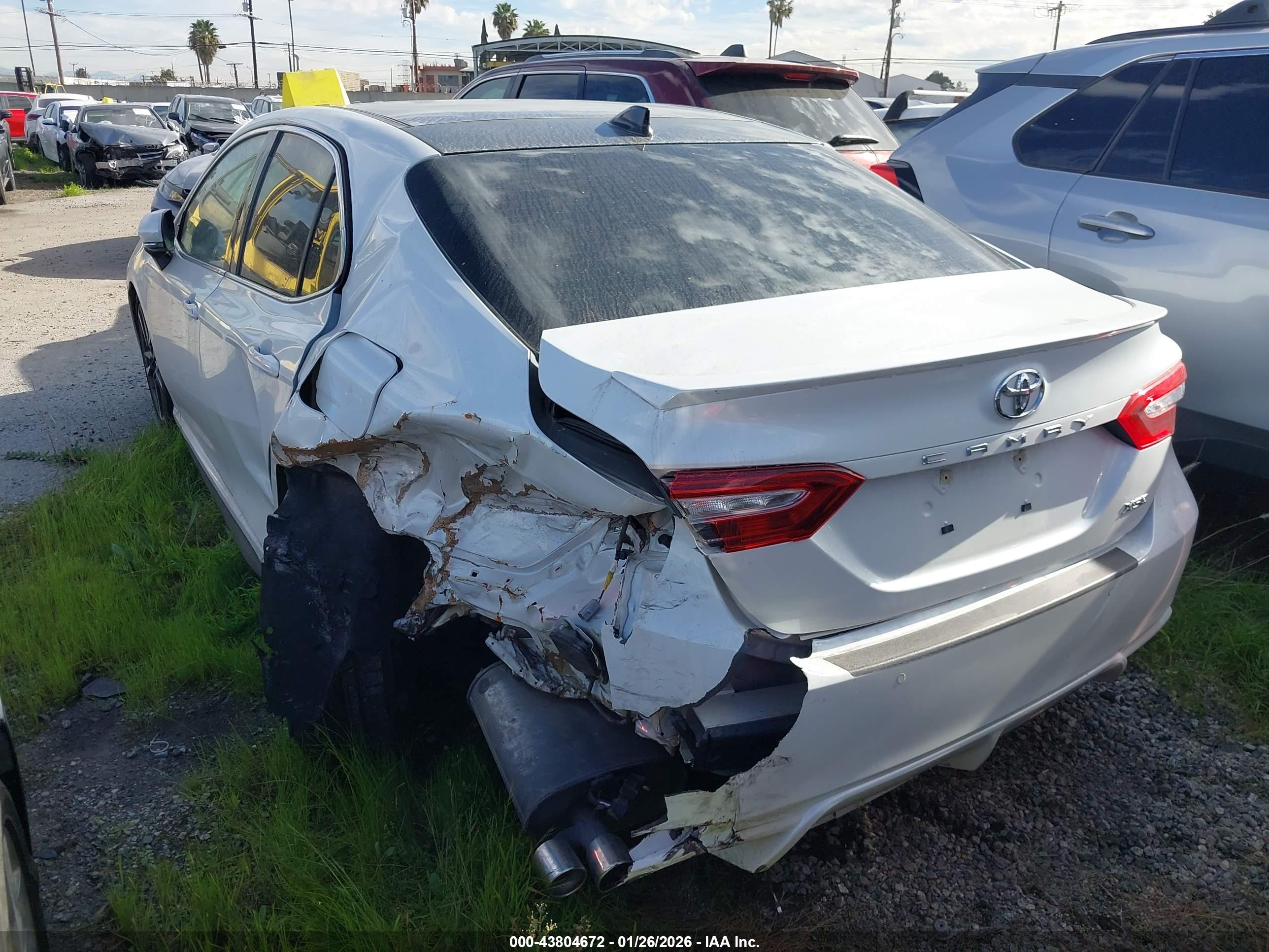 TOYOTA CAMRY image 3