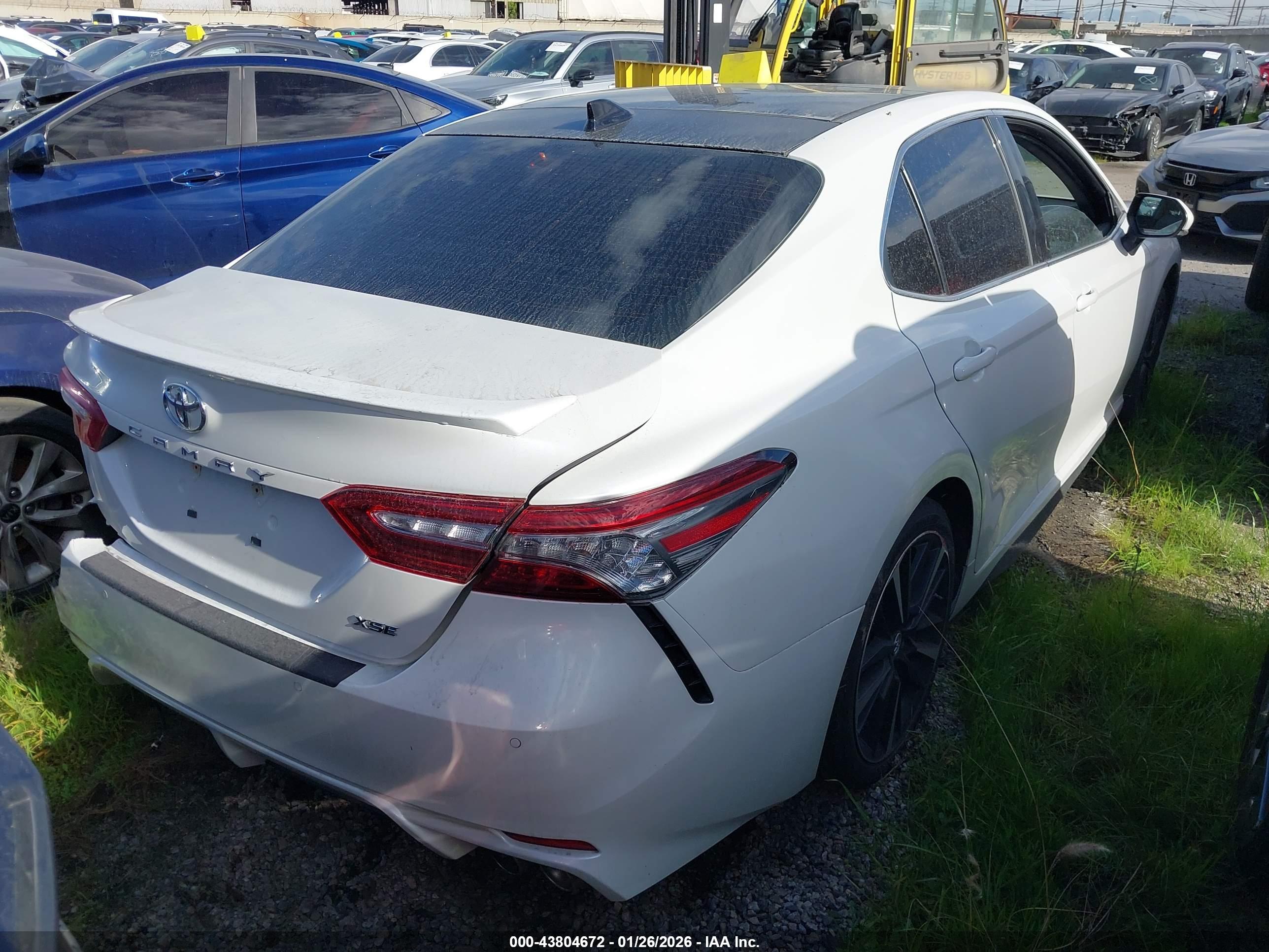 TOYOTA CAMRY image 4