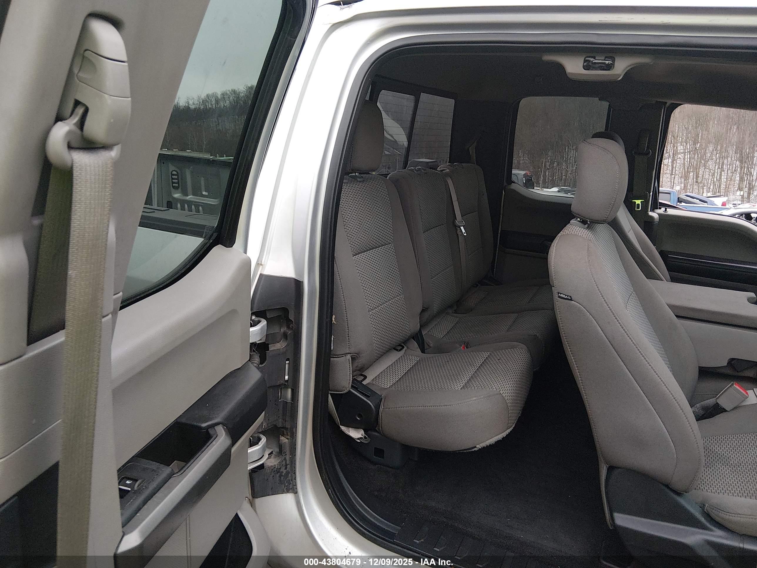 FORD F-150 image 8
