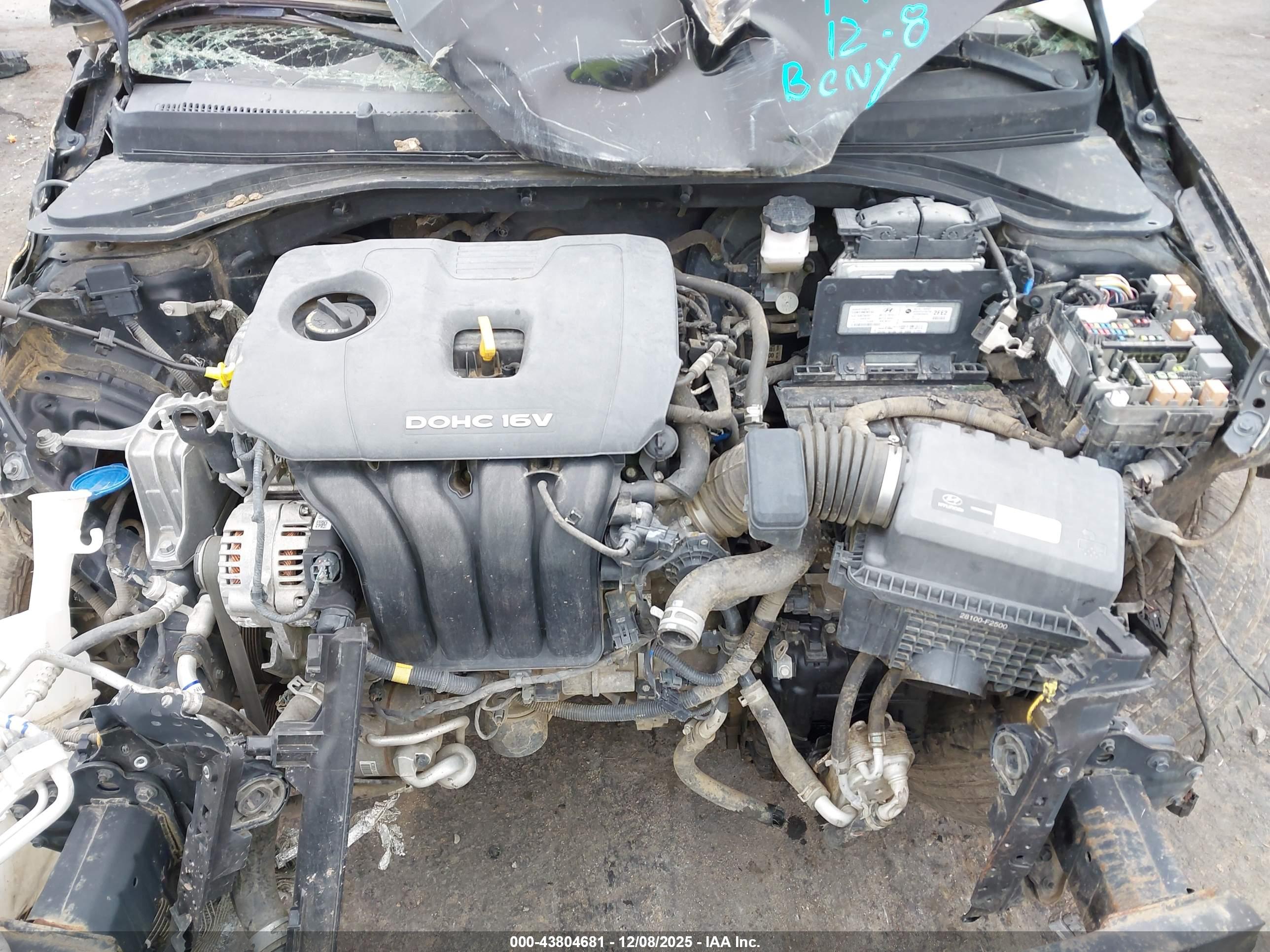 HYUNDAI ELANTRA image 10
