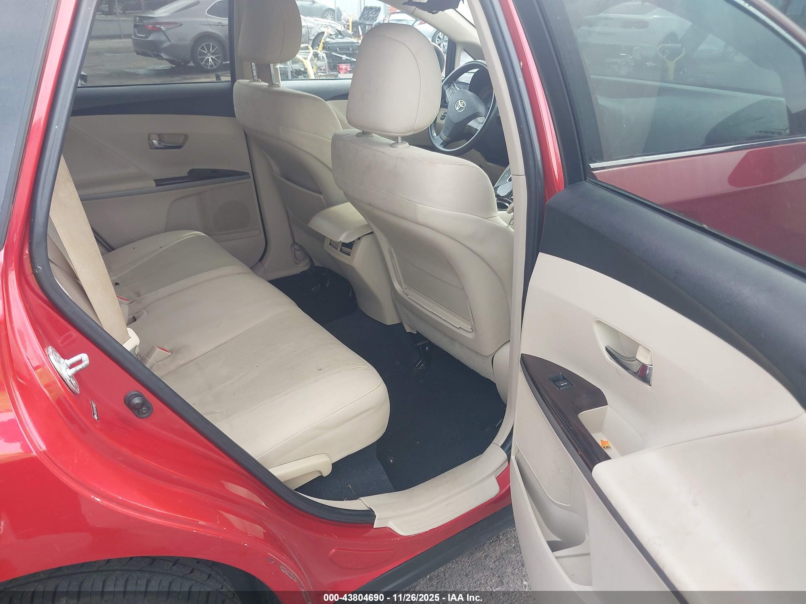 TOYOTA VENZA image 8