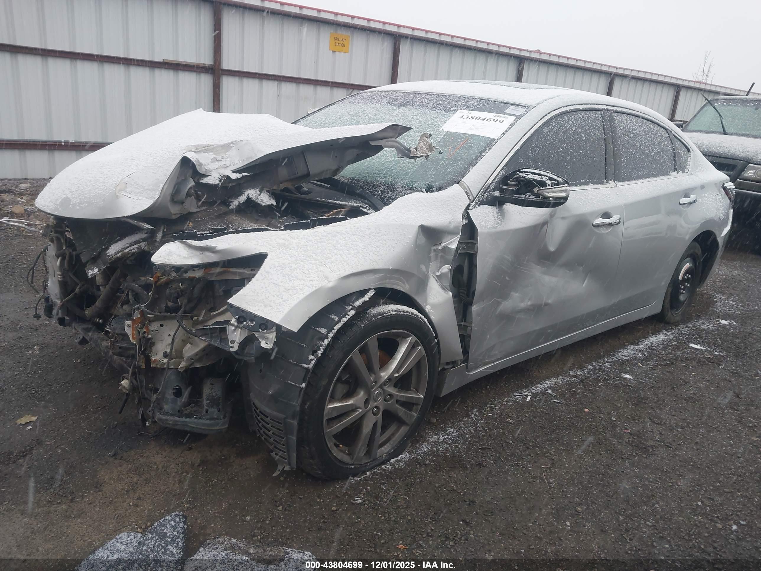NISSAN ALTIMA image 2