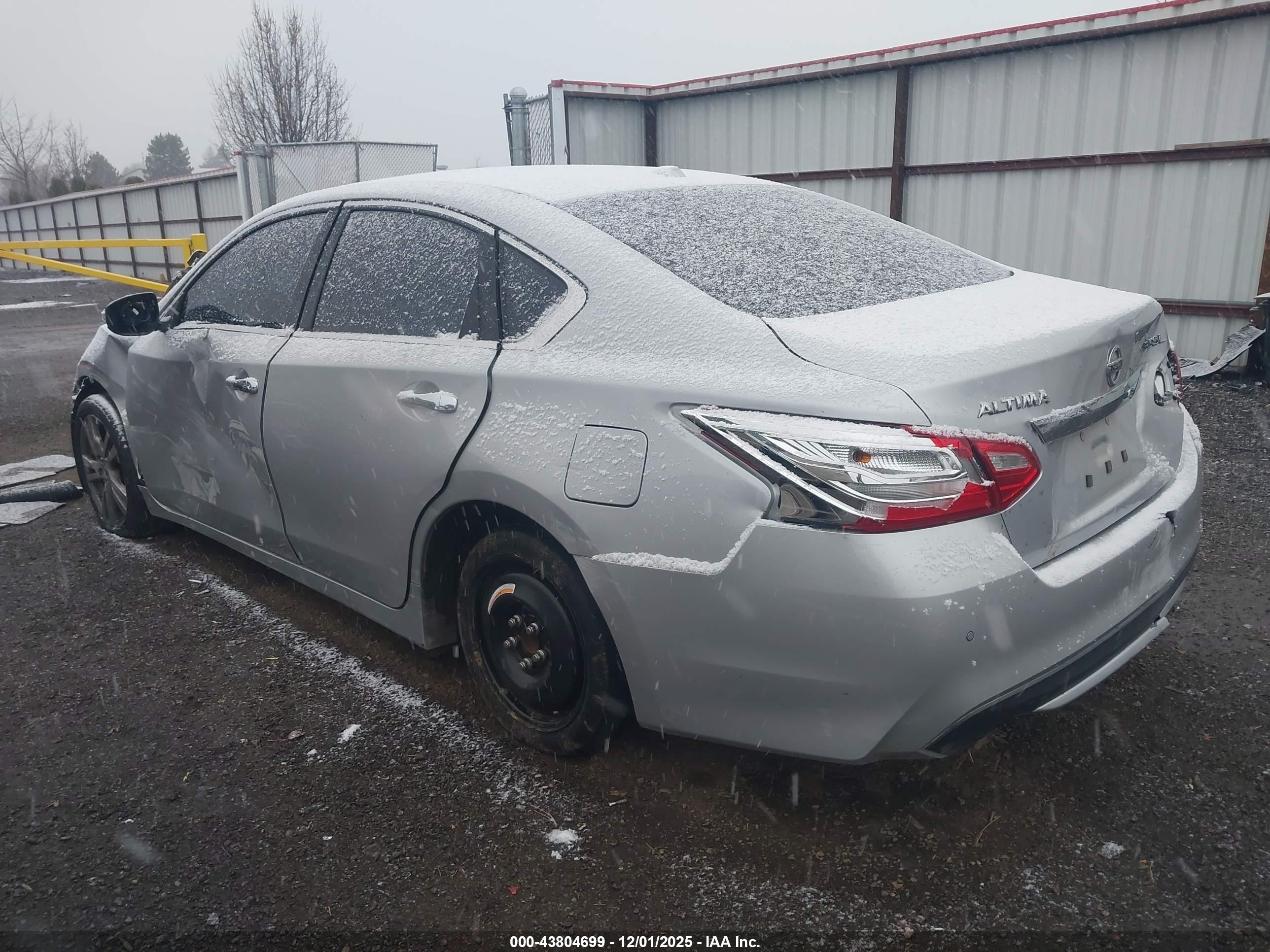 NISSAN ALTIMA image 3