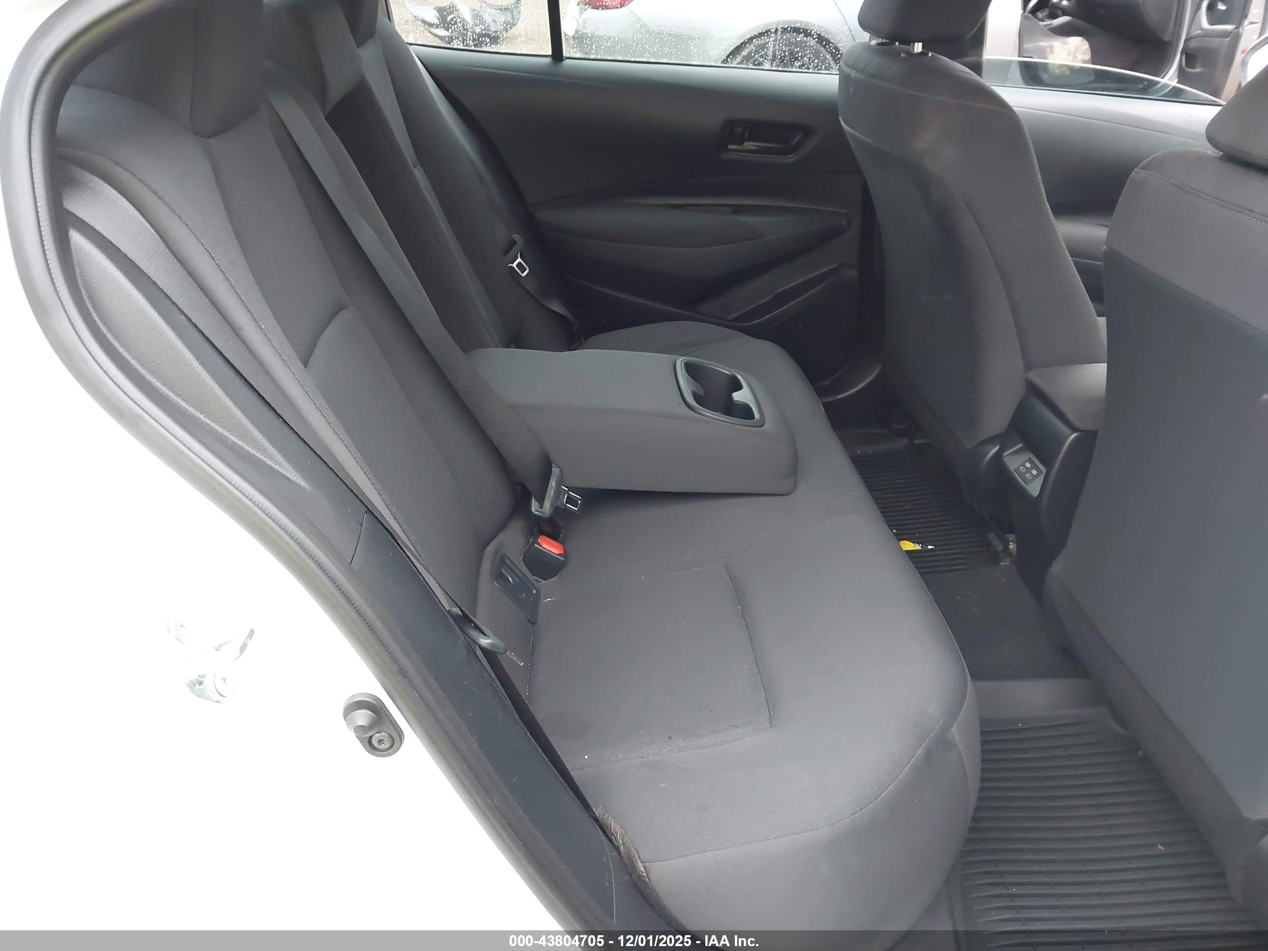 TOYOTA COROLLA image 8