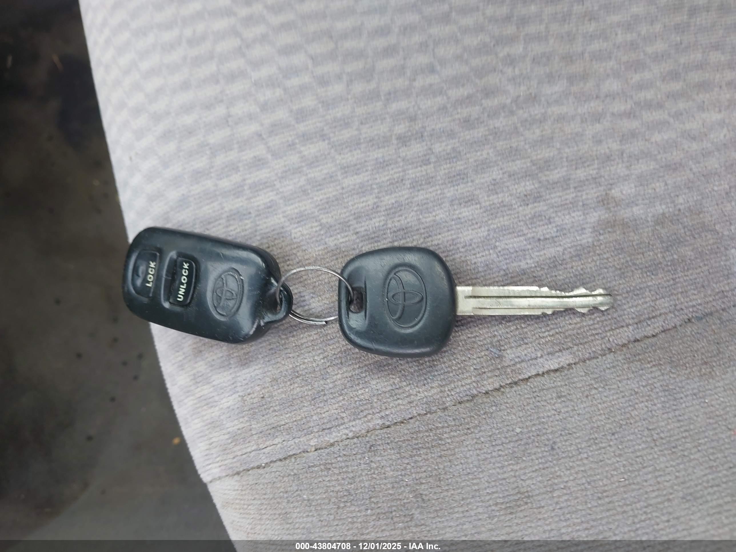 TOYOTA COROLLA image 11