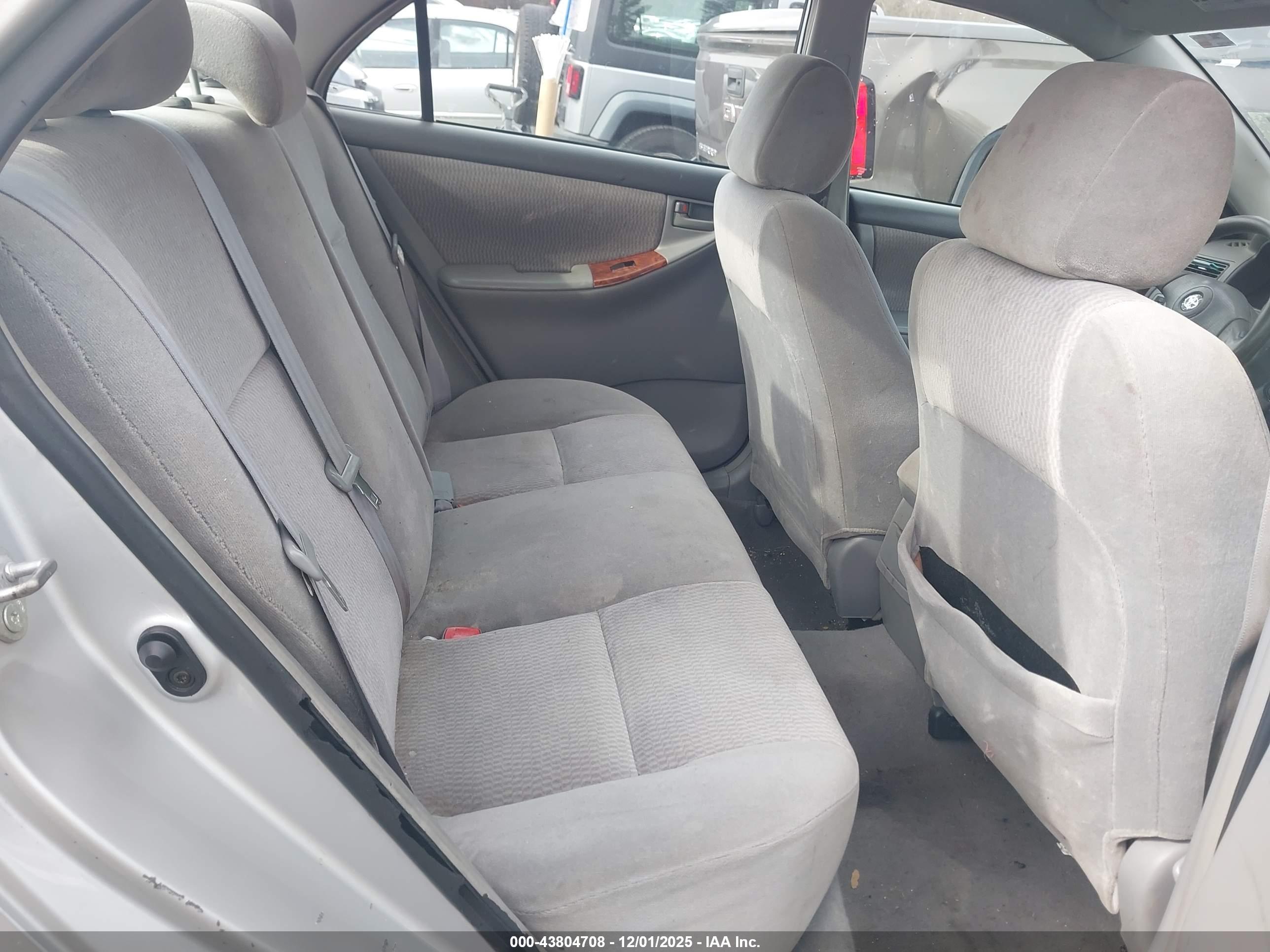 TOYOTA COROLLA image 8