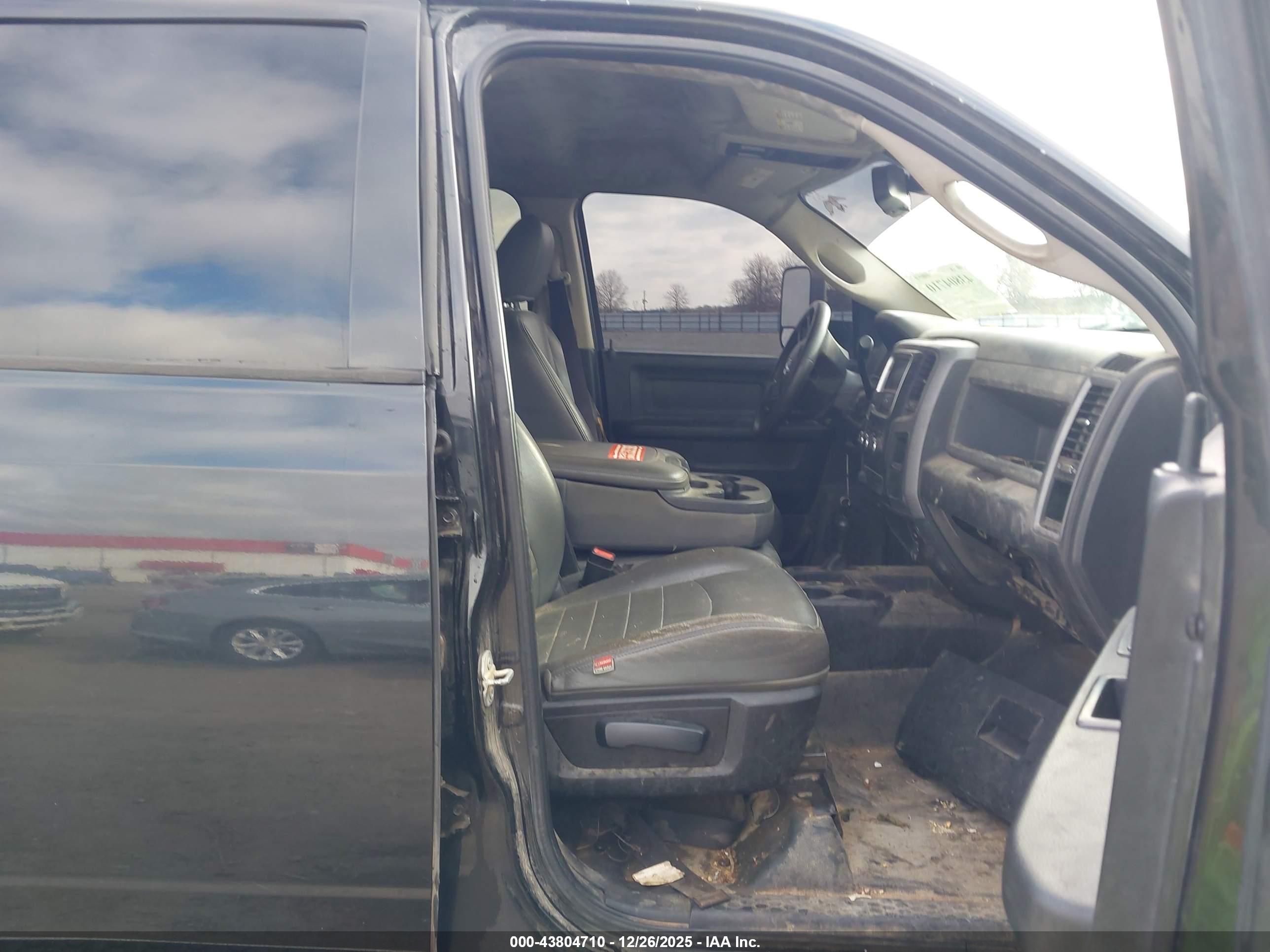 RAM 4500 image 8