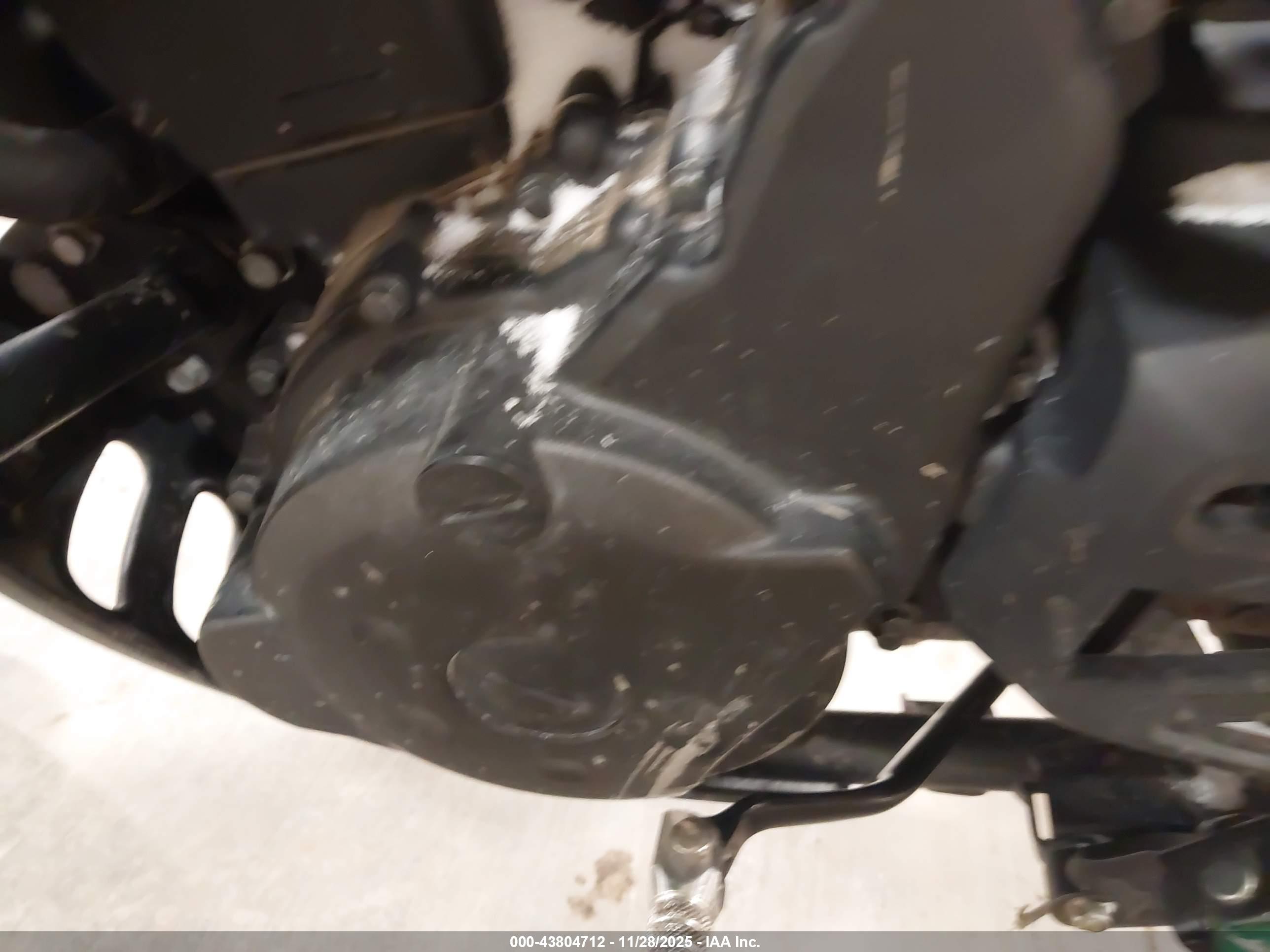 KAWASAKI KL650 image 9