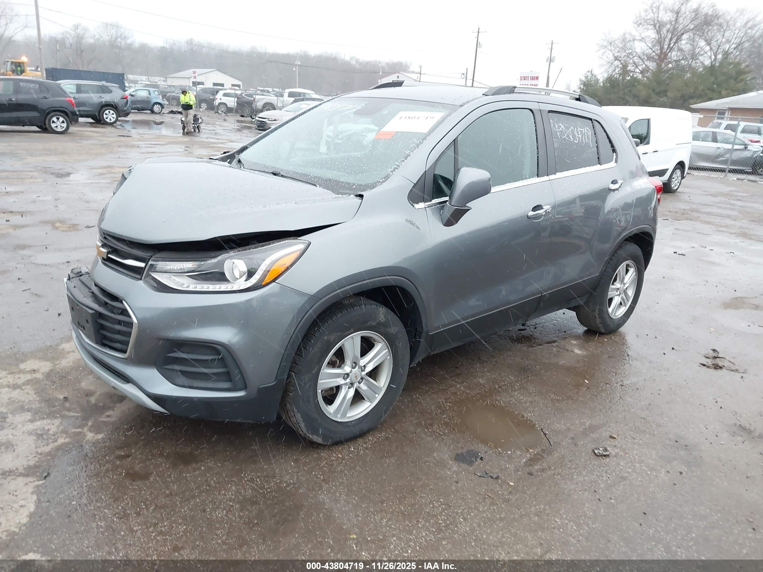 CHEVROLET TRAX image 2