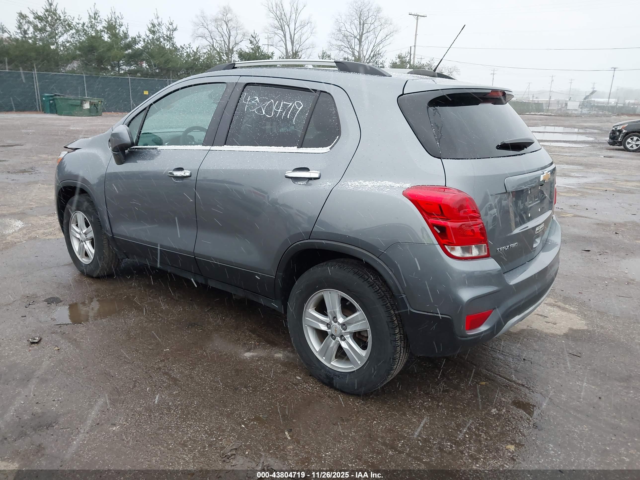 CHEVROLET TRAX image 3