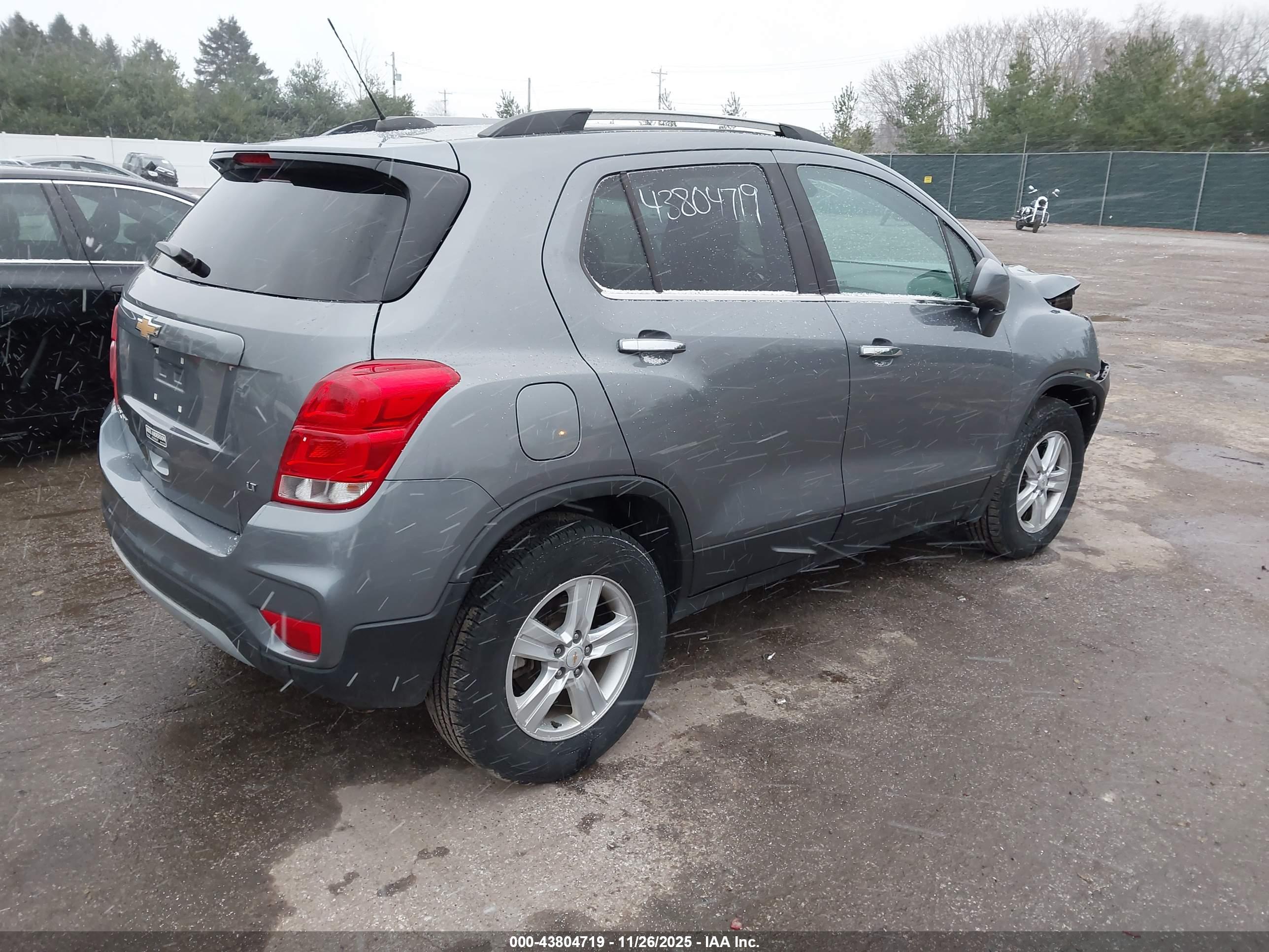 CHEVROLET TRAX image 4