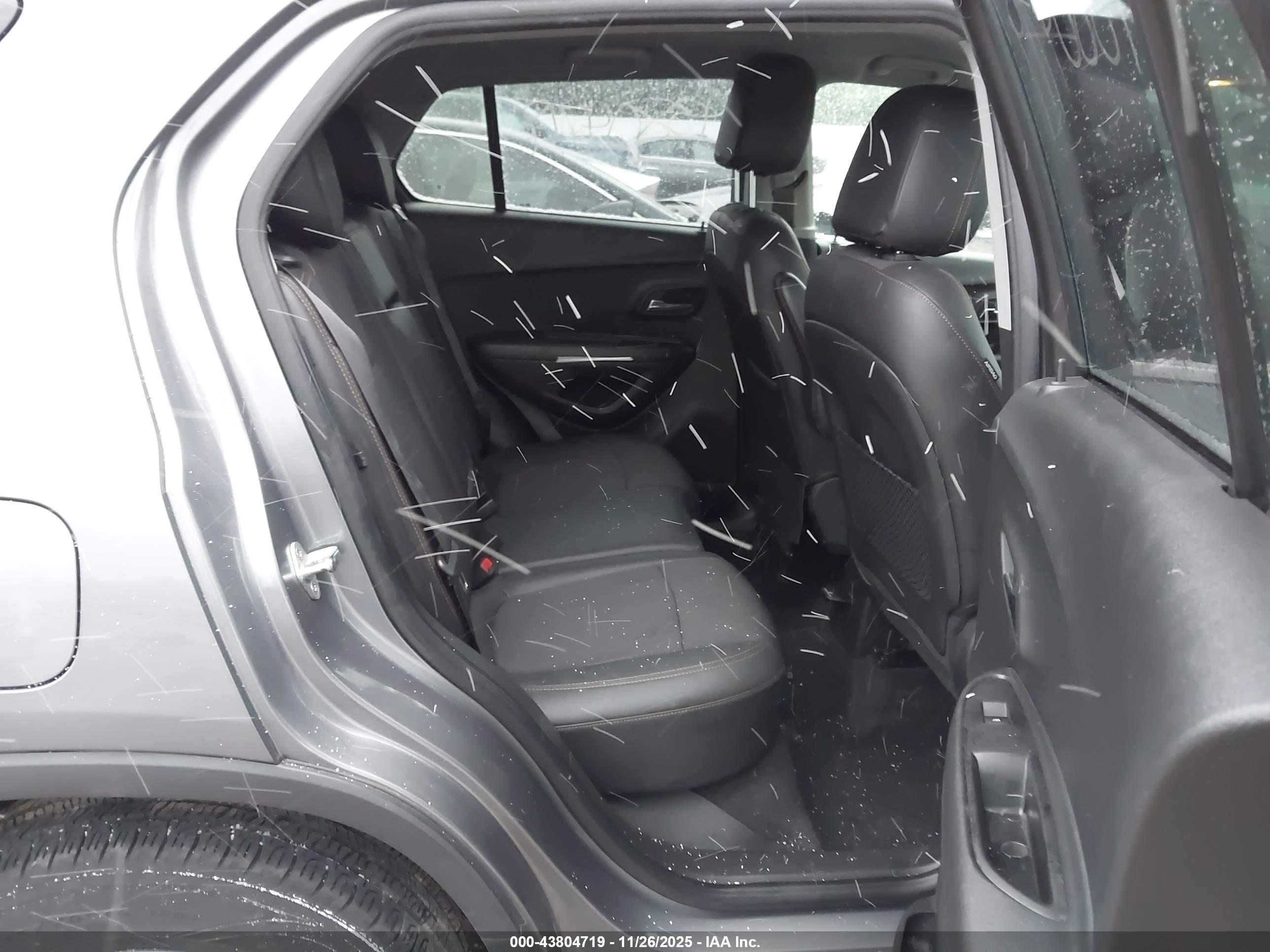 CHEVROLET TRAX image 8