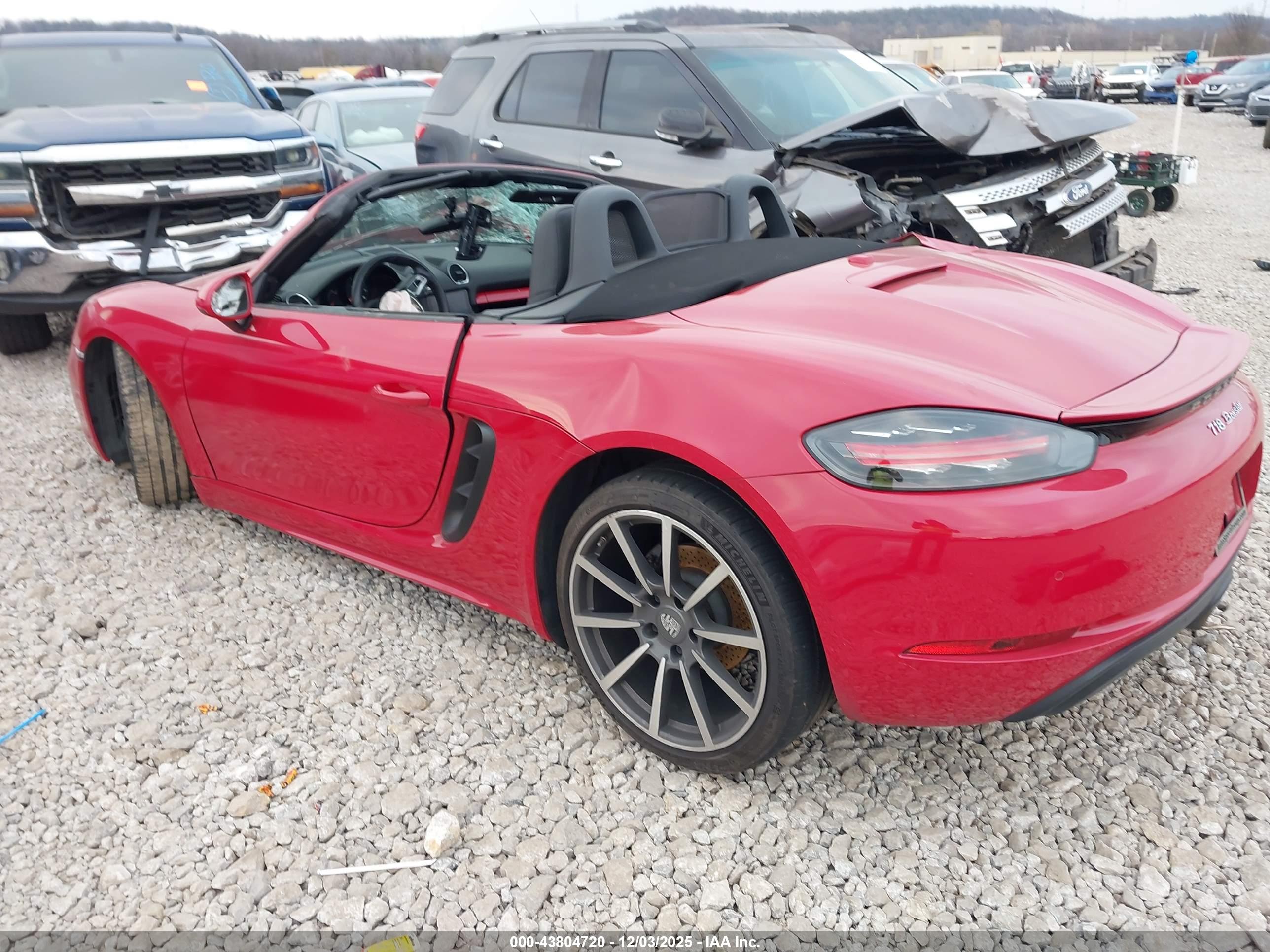 PORSCHE 718 image 3