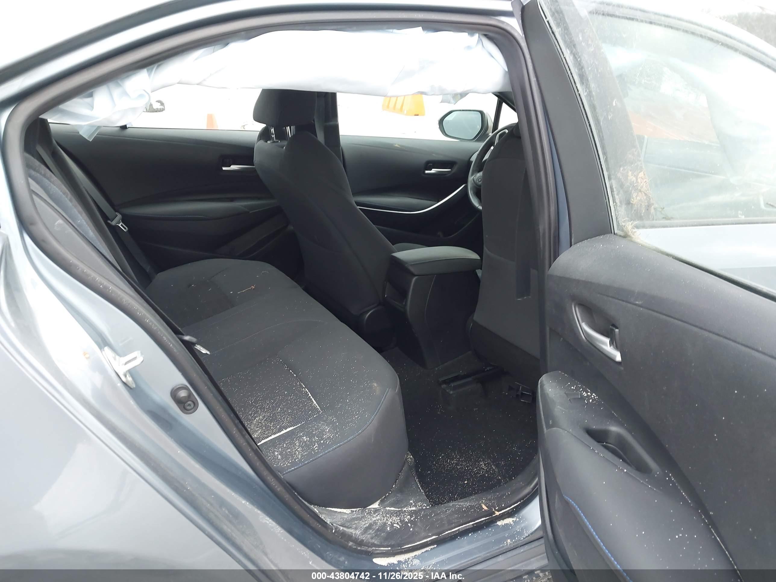 TOYOTA COROLLA image 8