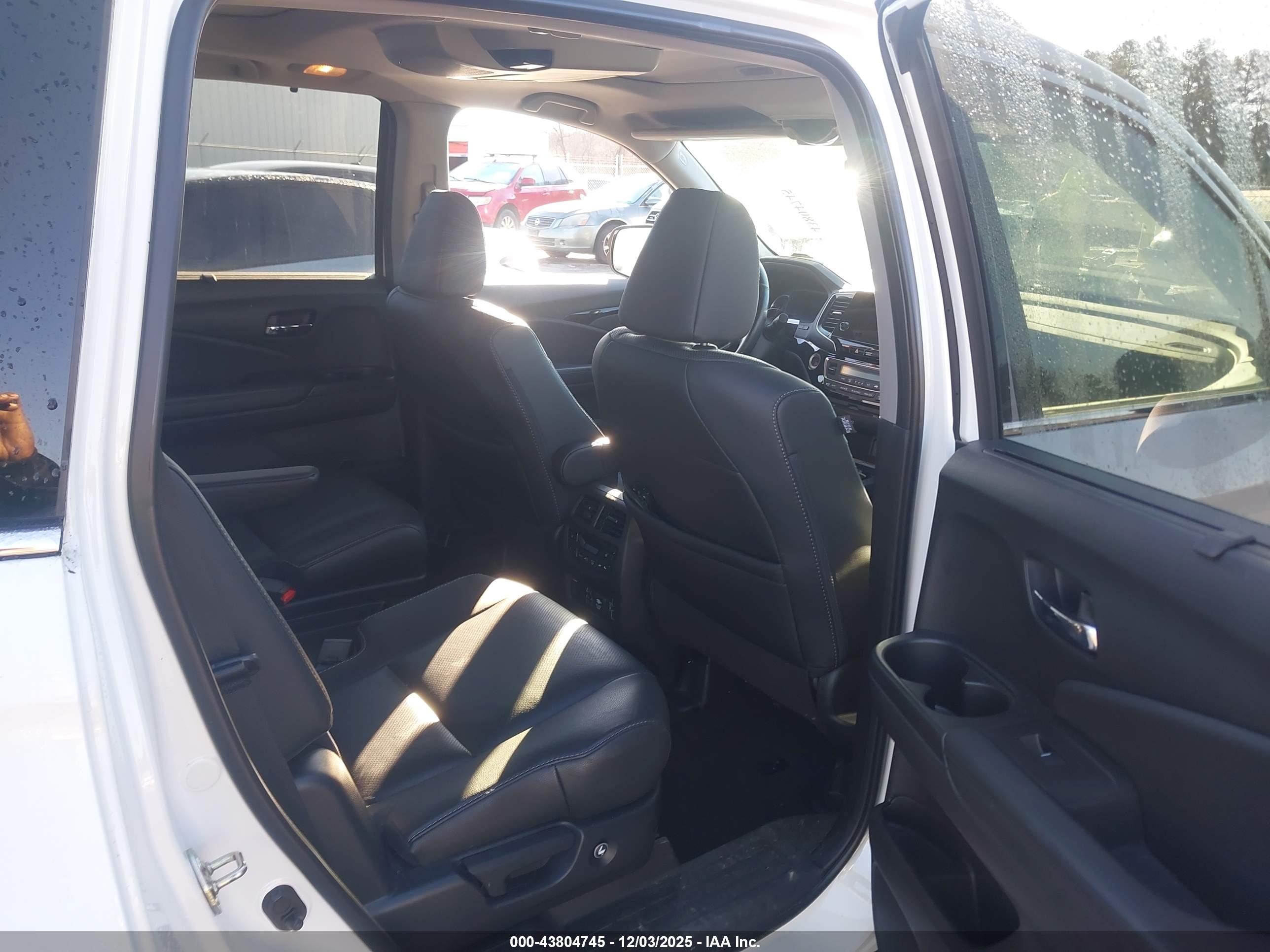 HONDA PILOT image 8