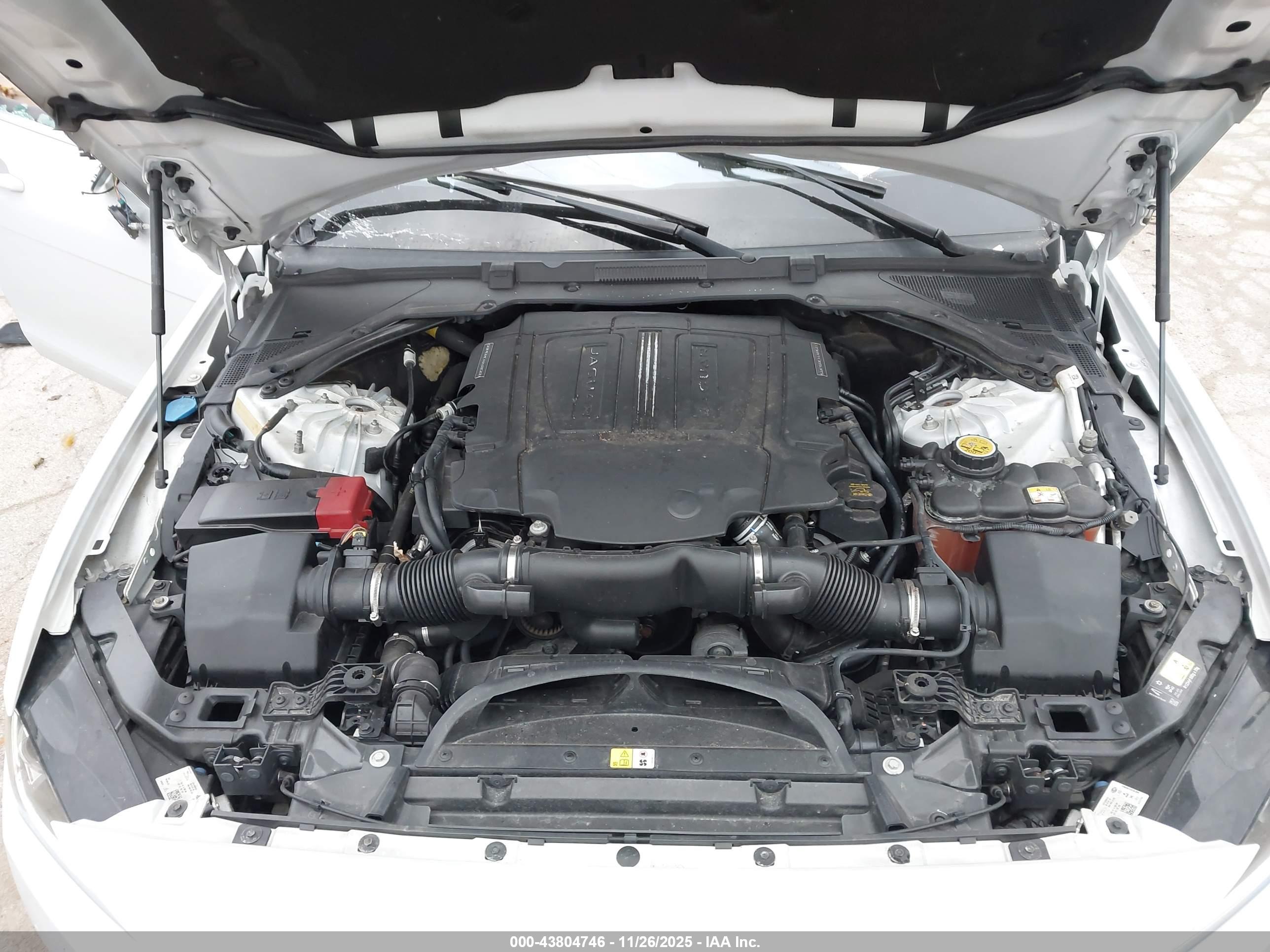 JAGUAR XE image 10