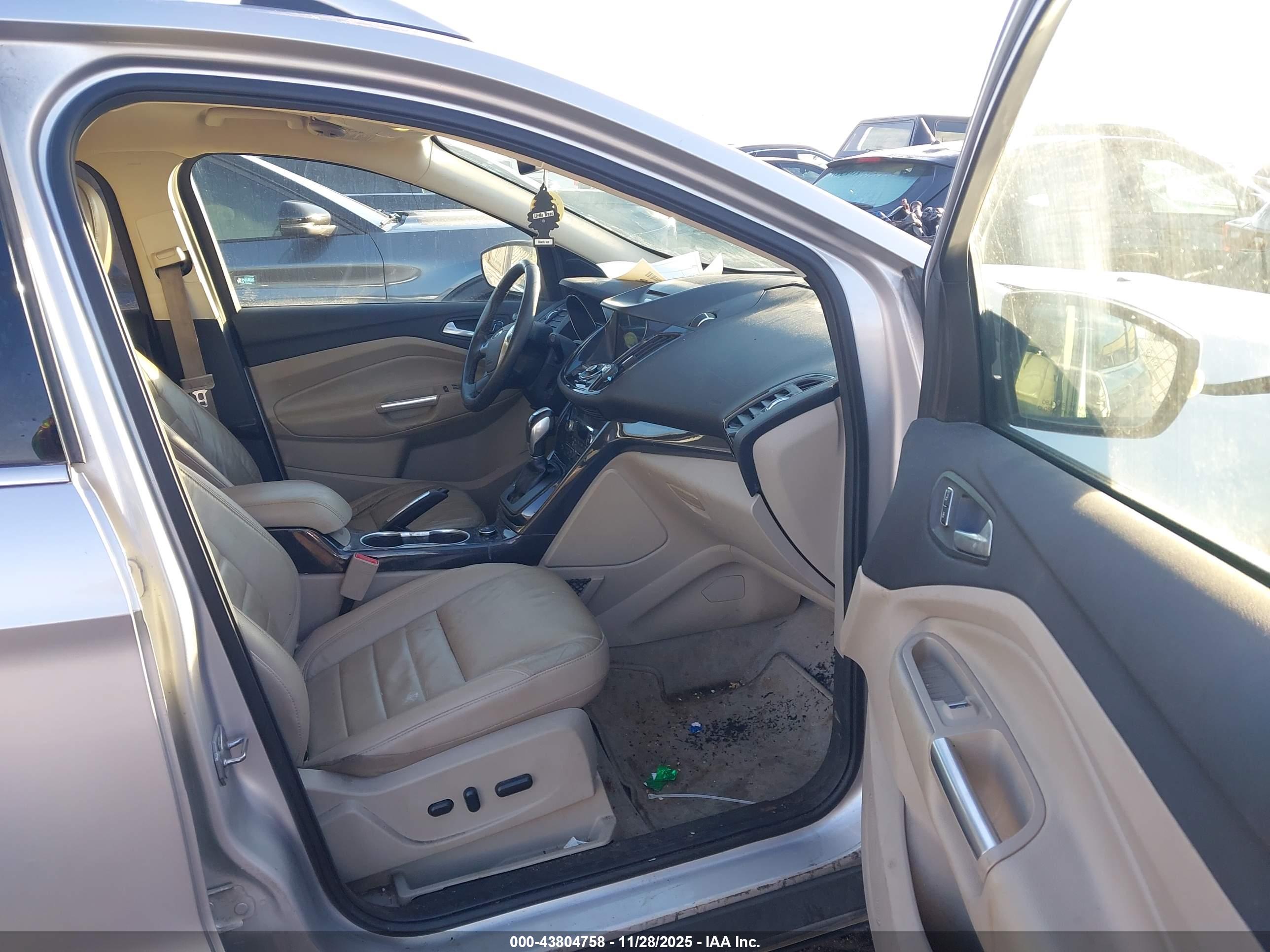 FORD ESCAPE image 5