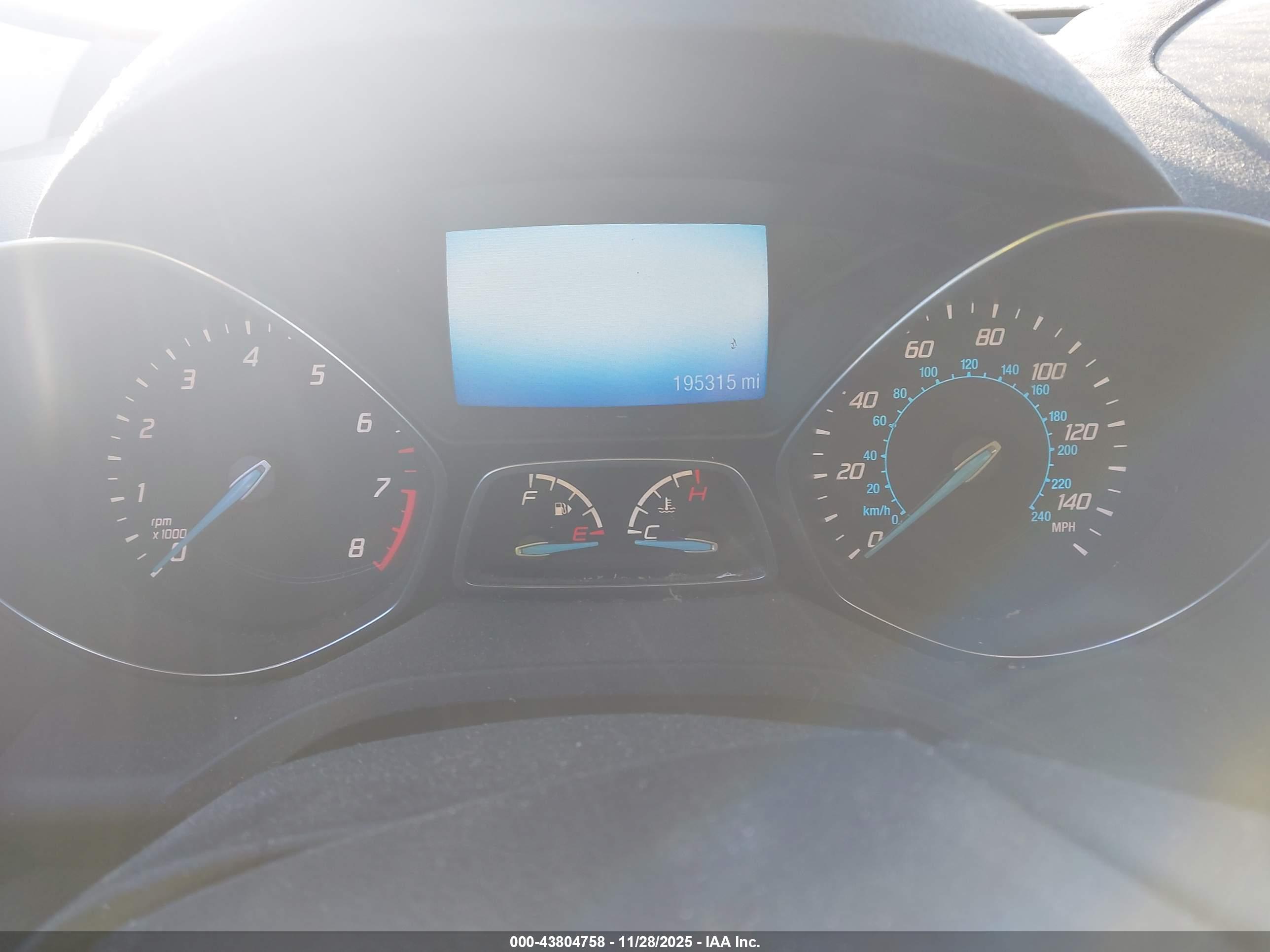 FORD ESCAPE image 7